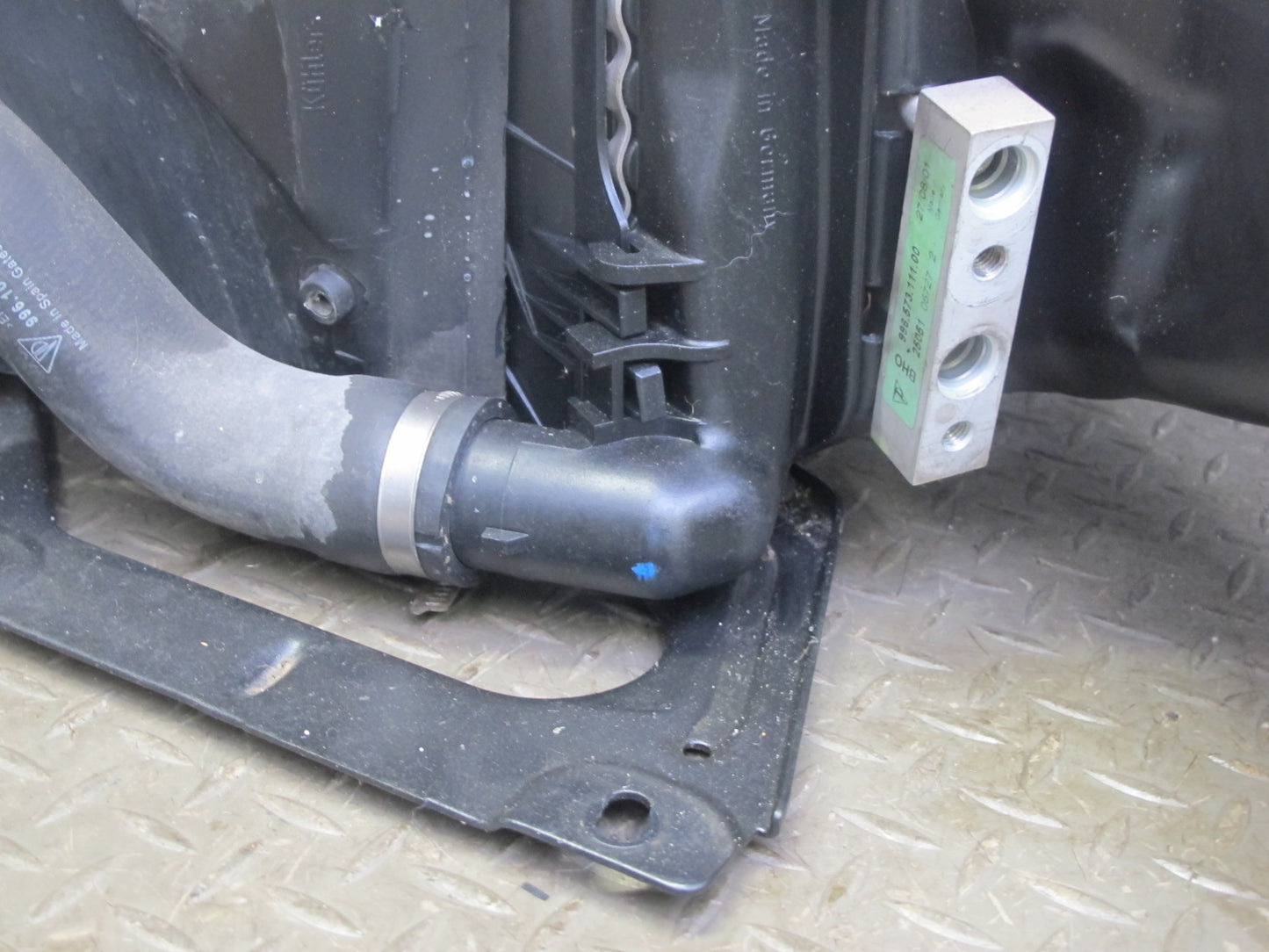 2002-2005 Porsche 911 996 3.6L Engine Left Cooling Radiator A/C Condenser Shroud