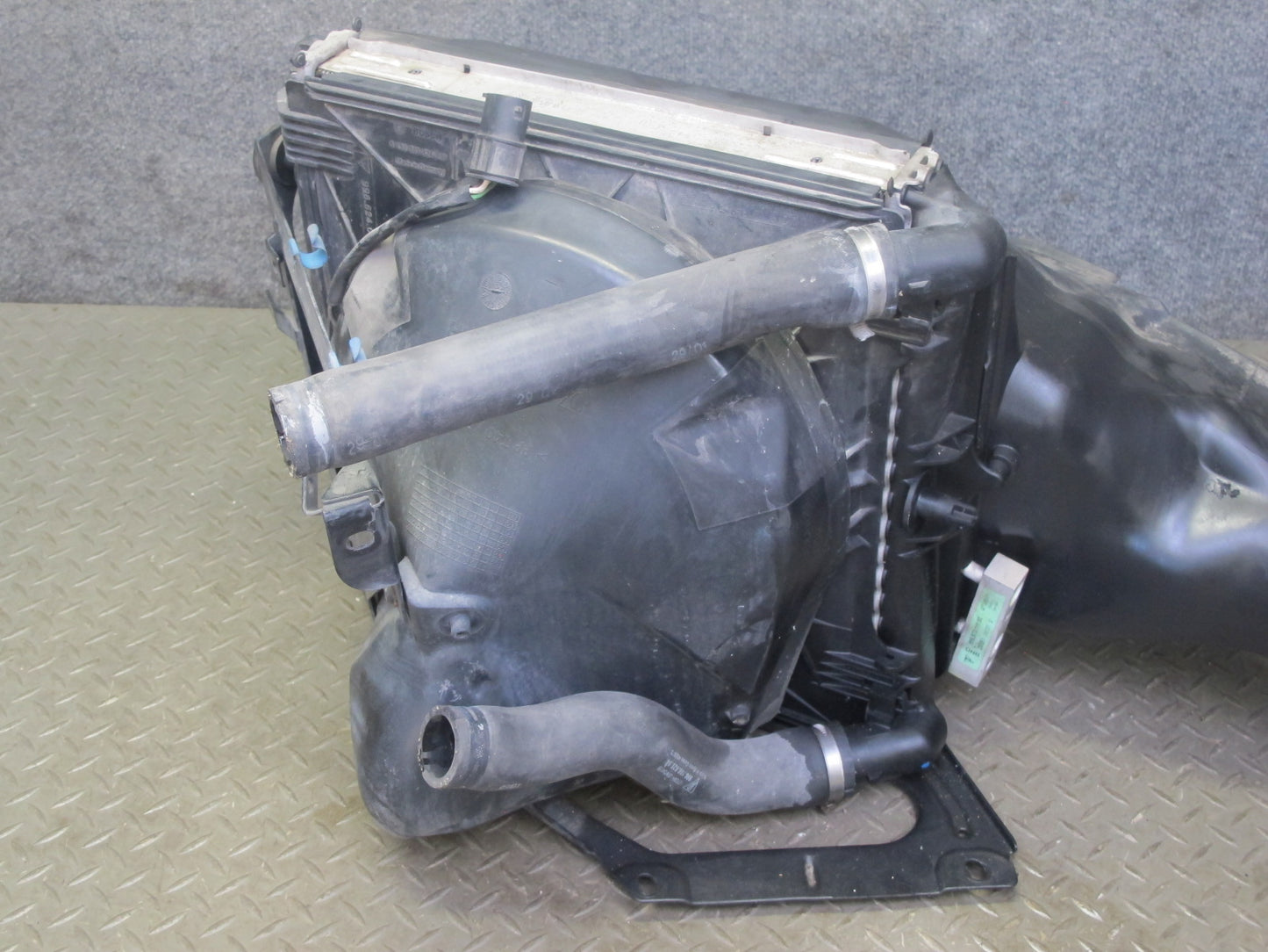 2002-2005 Porsche 911 996 3.6L Engine Left Cooling Radiator A/C Condenser Shroud