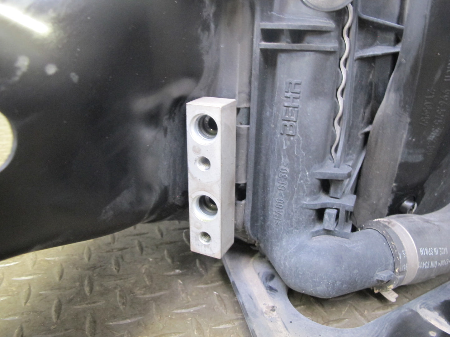 2002-2005 Porsche 911 996 3.6 Engine Right Cooling Radiator A/C Condenser Shroud