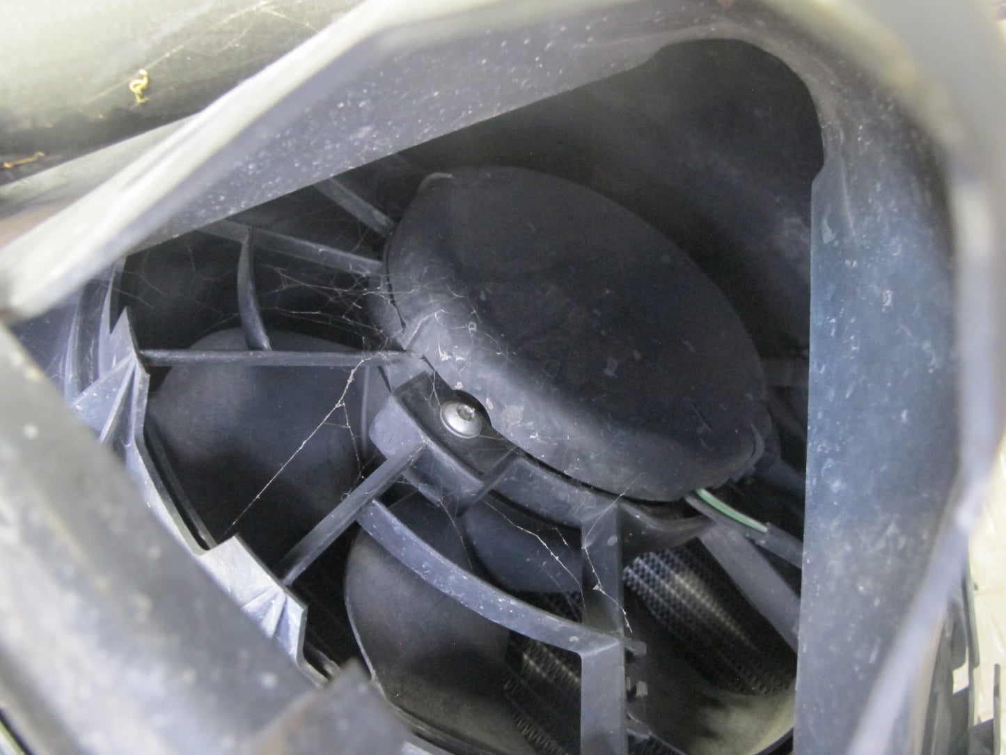 2002-2005 Porsche 911 996 3.6 Engine Right Cooling Radiator A/C Condenser Shroud