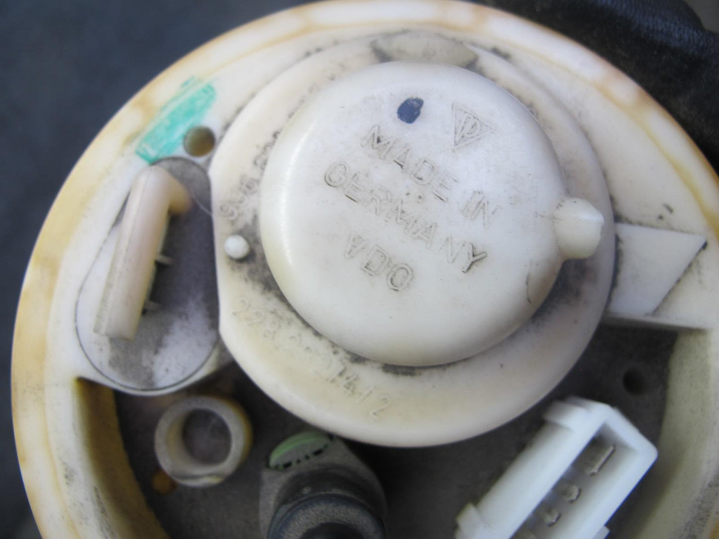 2002-2005 Porsche 911 996 3.6L Fuel Pump Level Sensor Sending Unit Set of 2