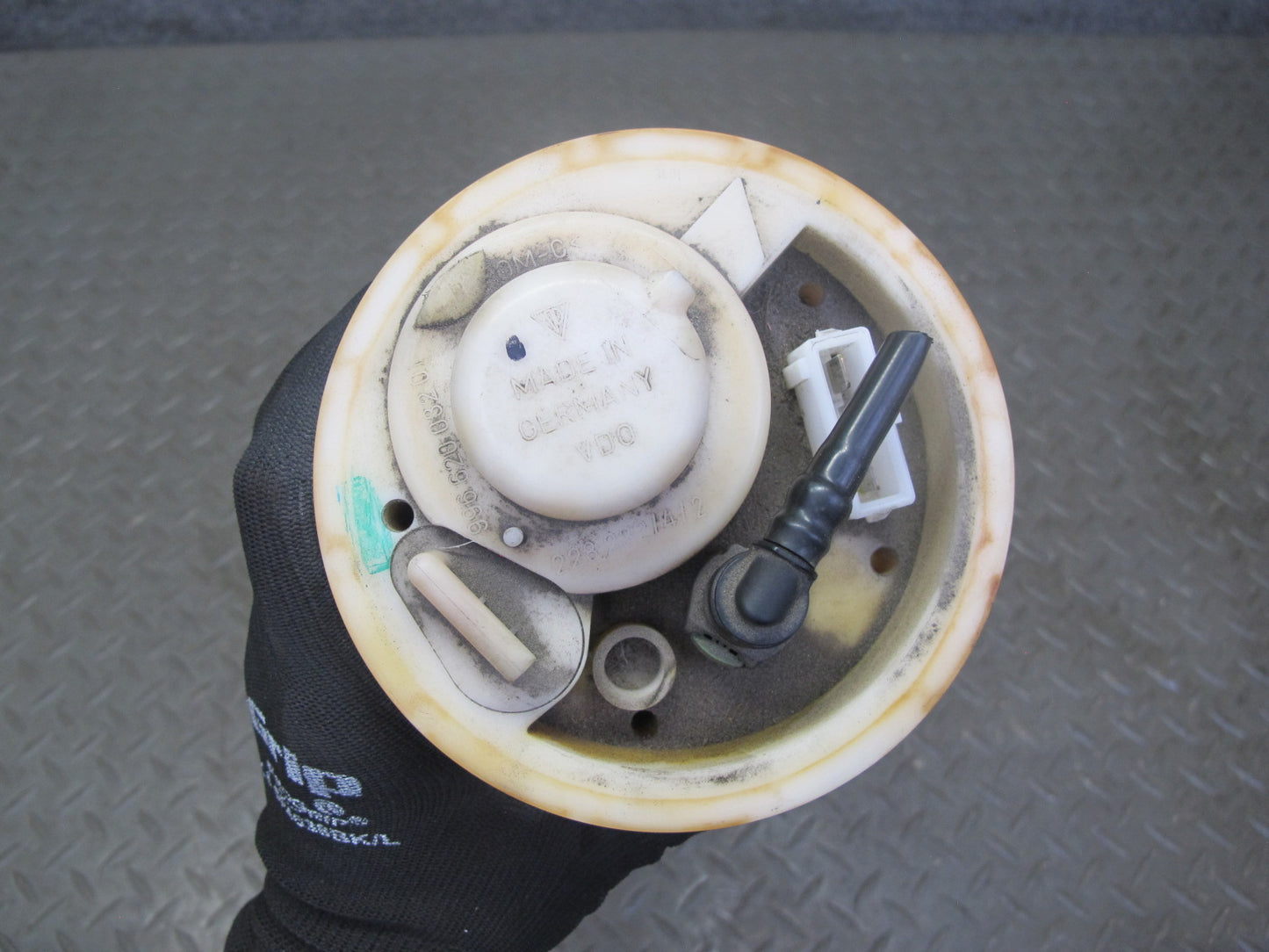 2002-2005 Porsche 911 996 3.6L Fuel Pump Level Sensor Sending Unit Set of 2