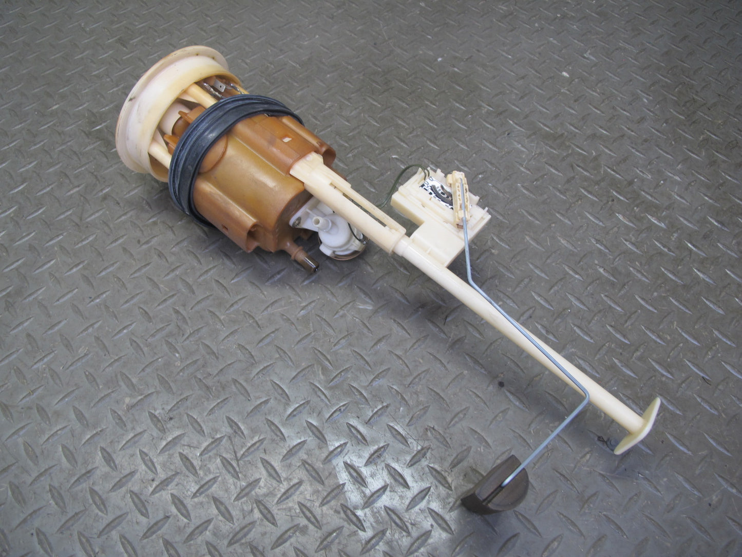 2002-2005 Porsche 911 996 3.6L Fuel Pump Level Sensor Sending Unit Set of 2