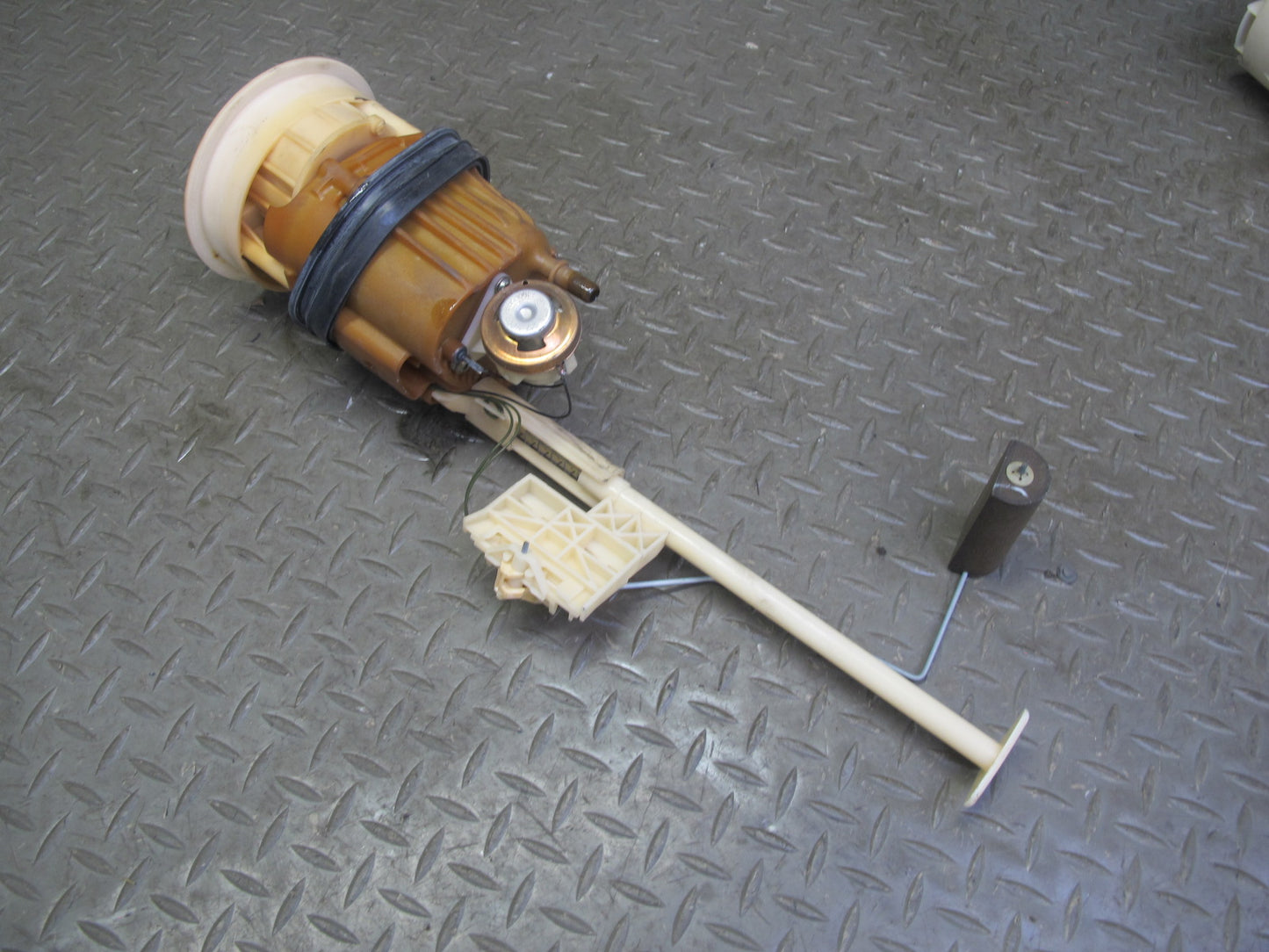 2002-2005 Porsche 911 996 3.6L Fuel Pump Level Sensor Sending Unit Set of 2