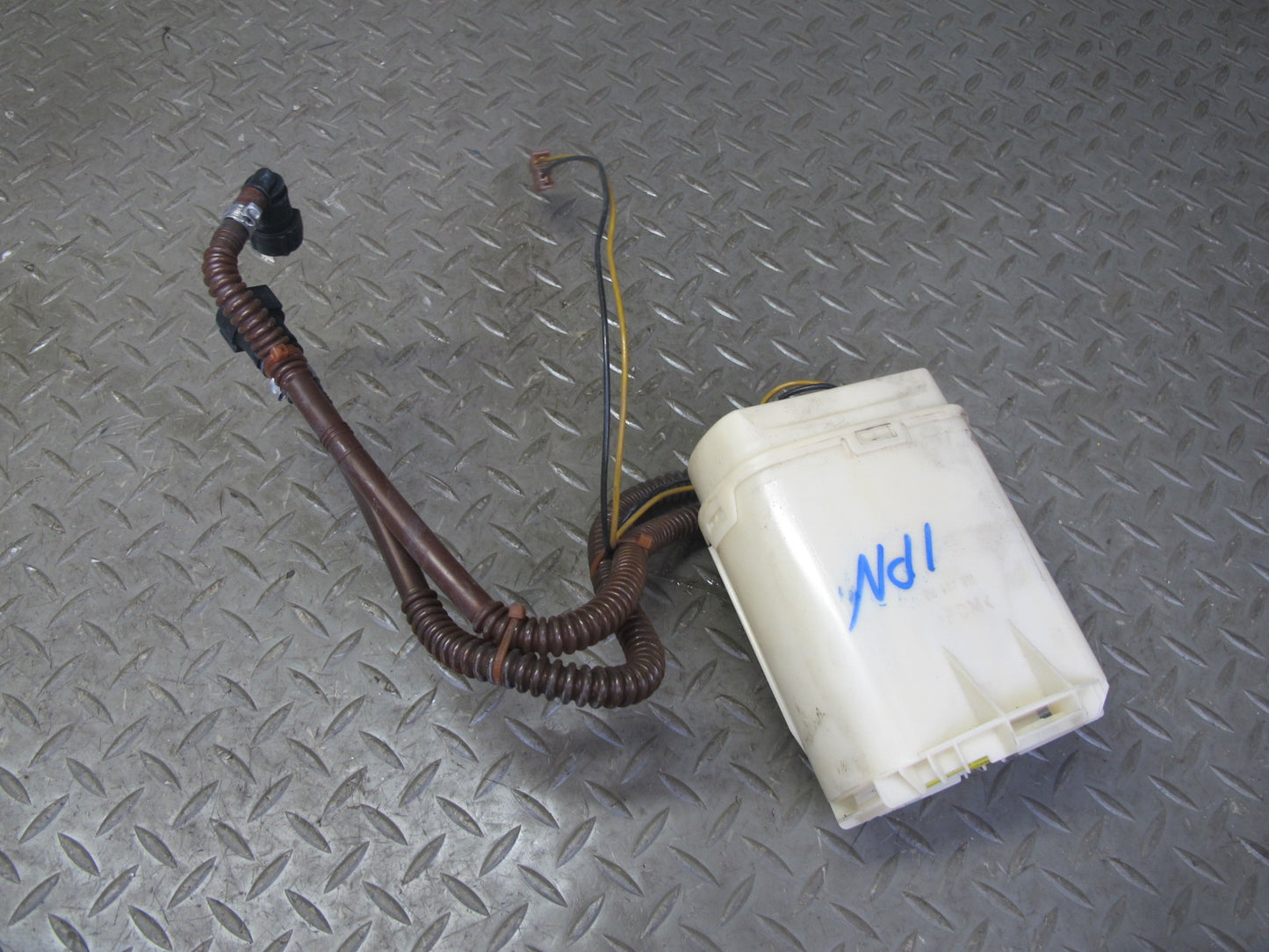 2002-2005 Porsche 911 996 3.6L Fuel Pump Level Sensor Sending Unit Set of 2