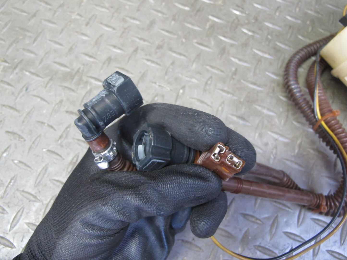 2002-2005 Porsche 911 996 3.6L Fuel Pump Level Sensor Sending Unit Set of 2