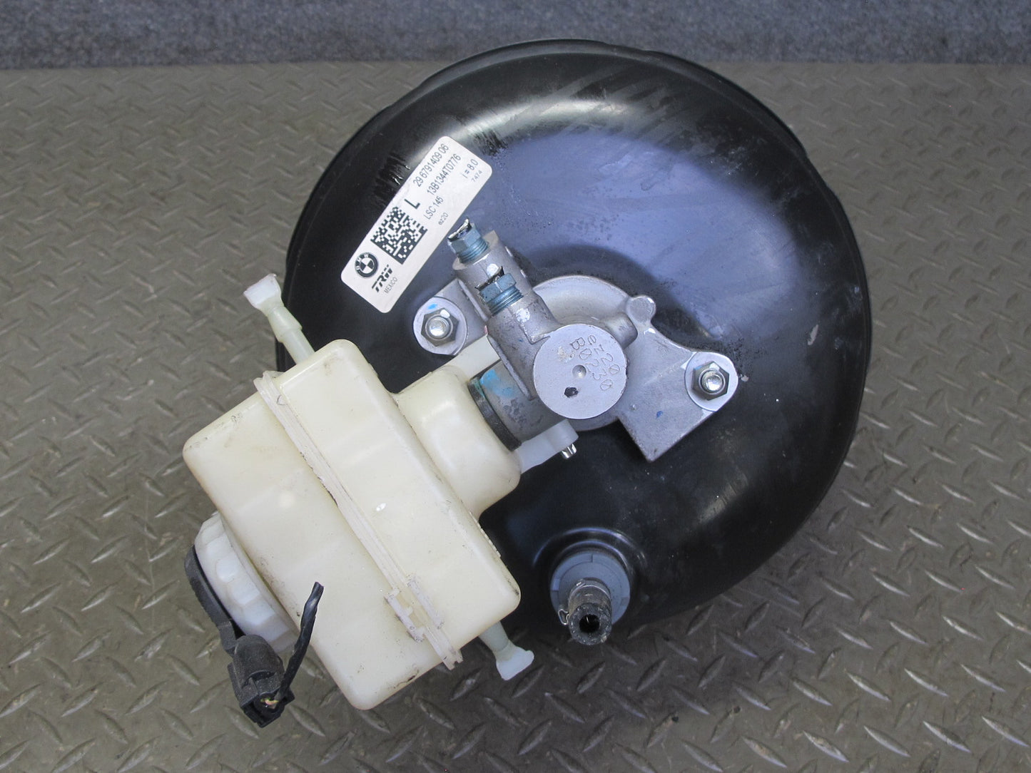 2008-2014 BMW E71 E72 X6 X6M Brake Master Cylinder Booster Fluid Reservoir