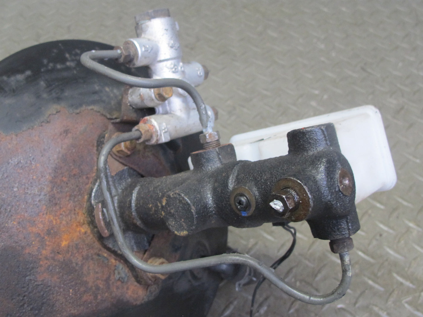 86-88 Mazda RX7 FC3S NON Turbo Brake Master Cylinder Booster Fluid Reservoir OEM