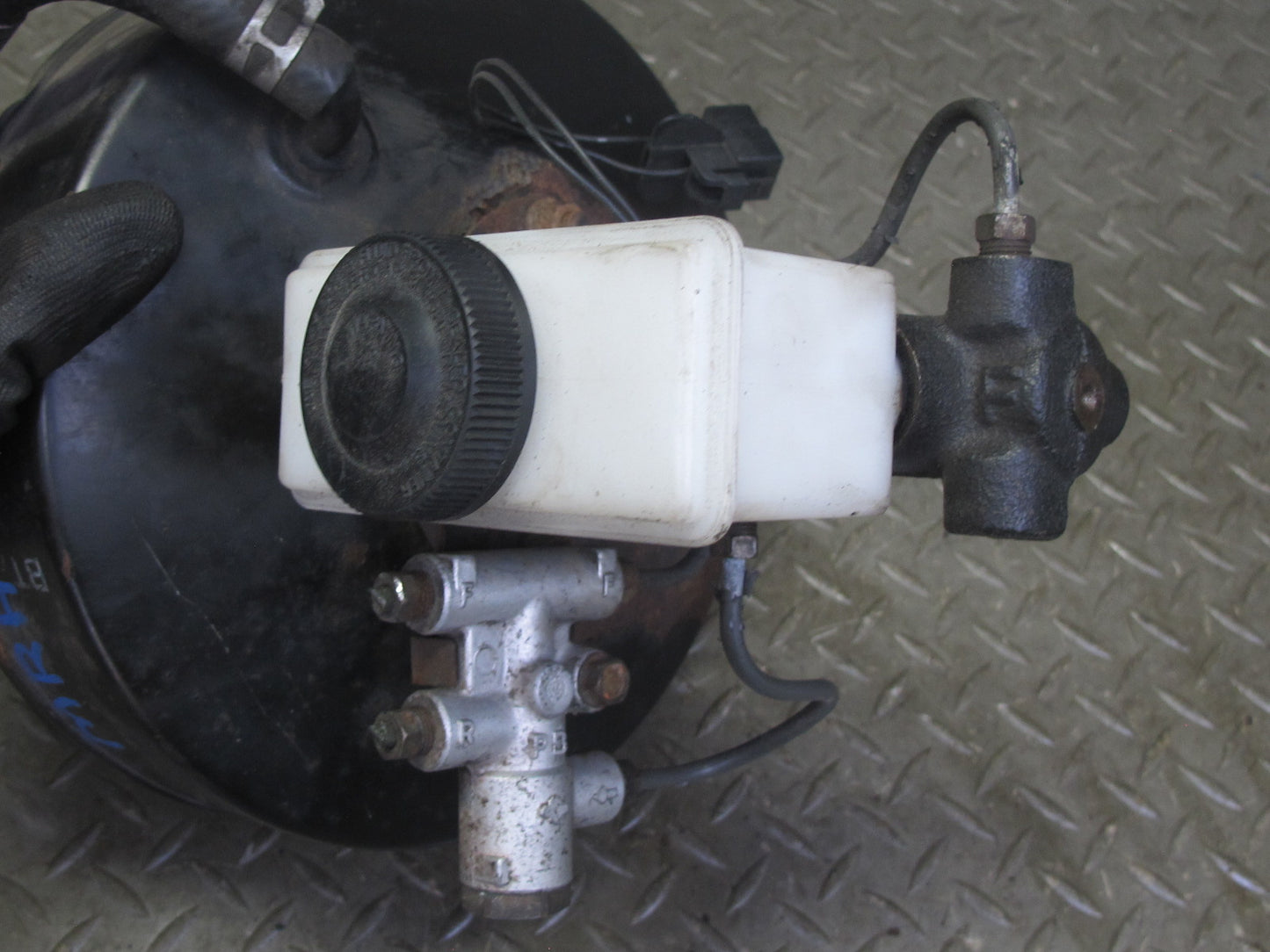 86-88 Mazda RX7 FC3S NON Turbo Brake Master Cylinder Booster Fluid Reservoir OEM