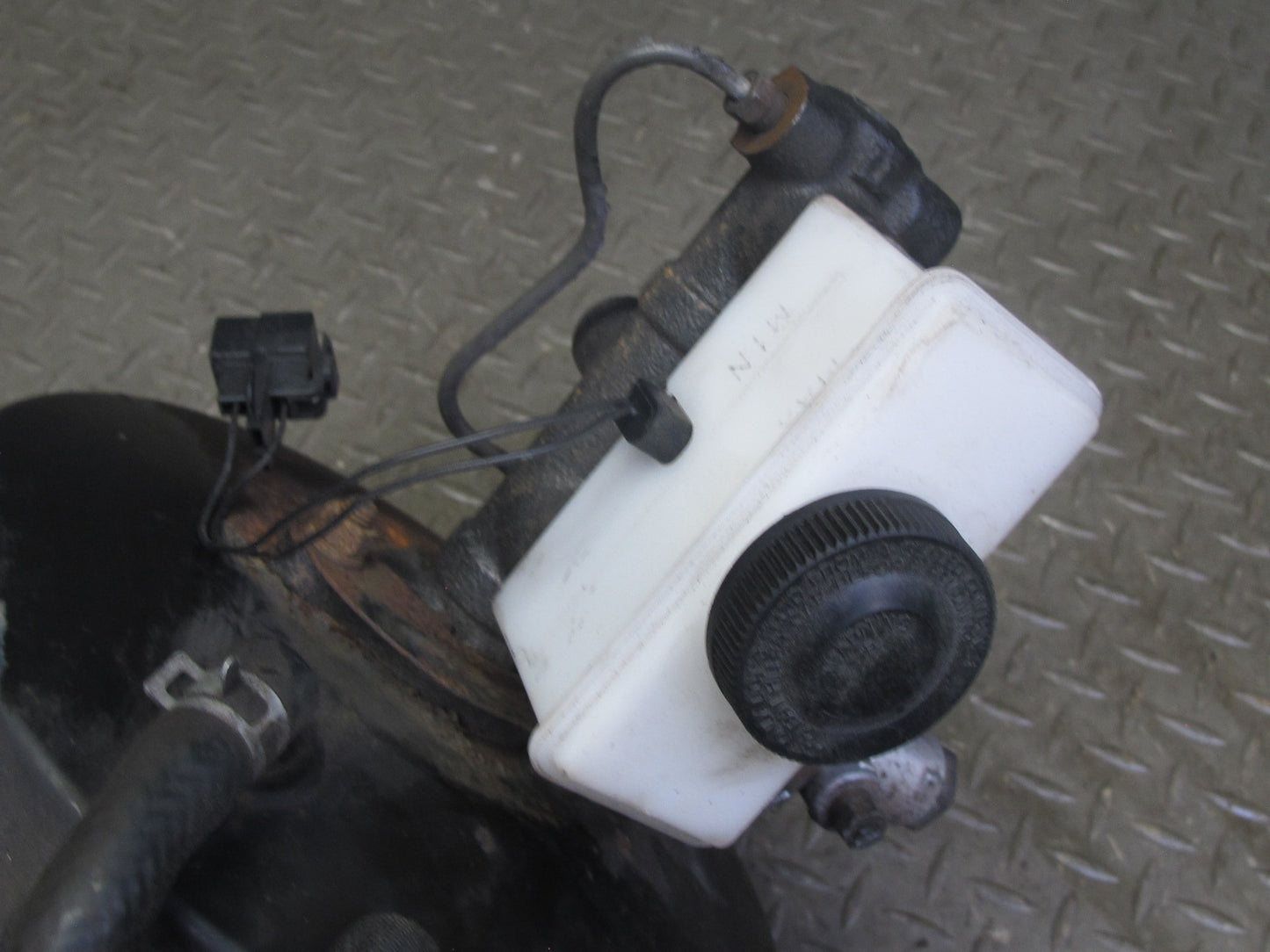 86-88 Mazda RX7 FC3S NON Turbo Brake Master Cylinder Booster Fluid Reservoir OEM