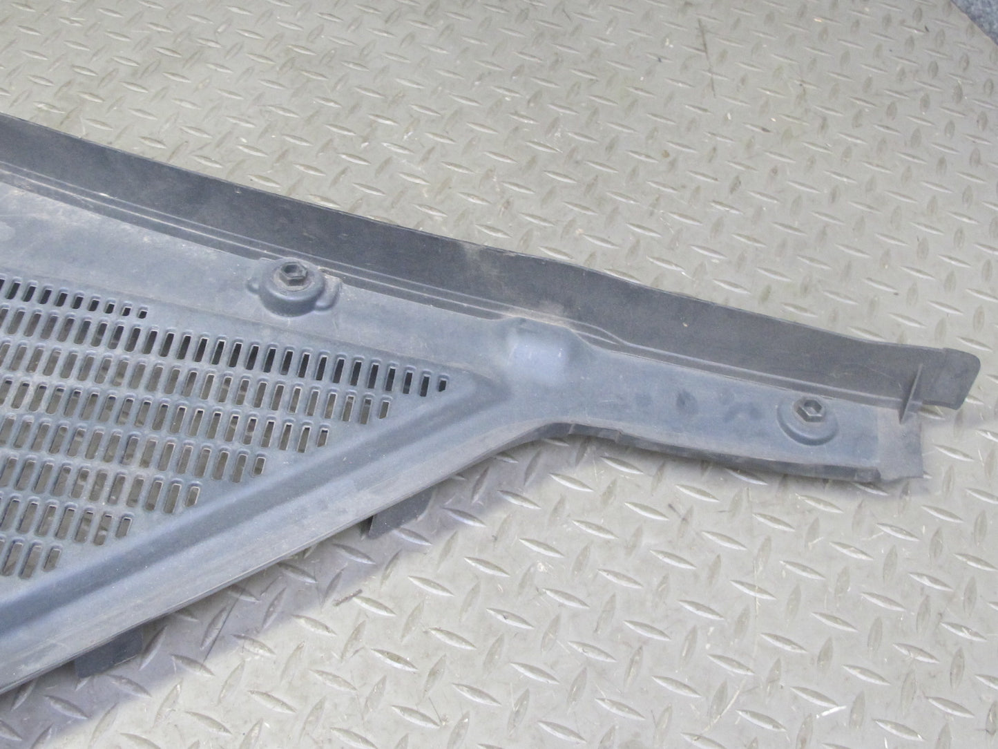 08-14 BMW E71 E72 X6 X6M Front Windshield Left & Right Vent Cowl Grille Set