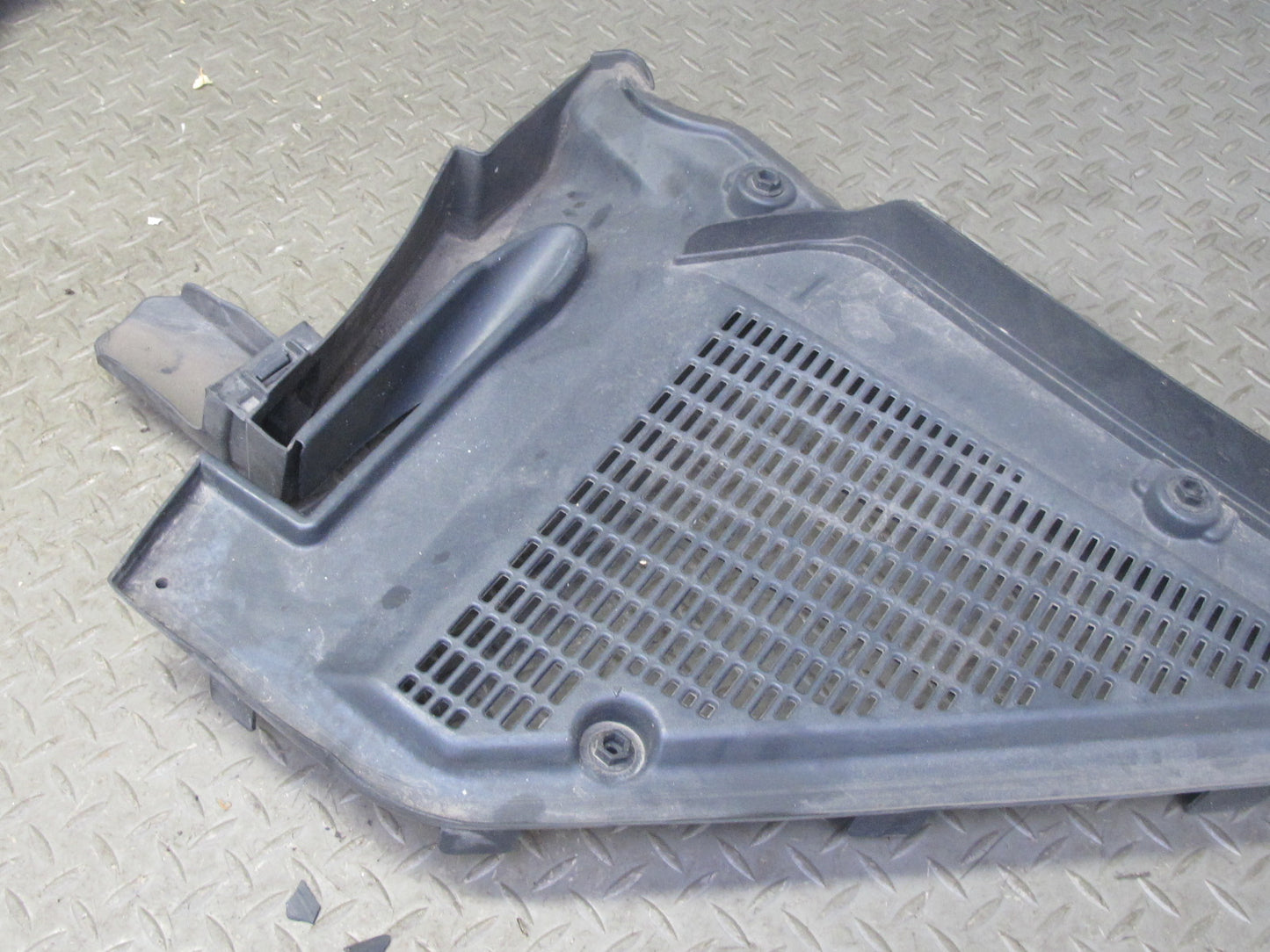 08-14 BMW E71 E72 X6 X6M Front Windshield Left & Right Vent Cowl Grille Set