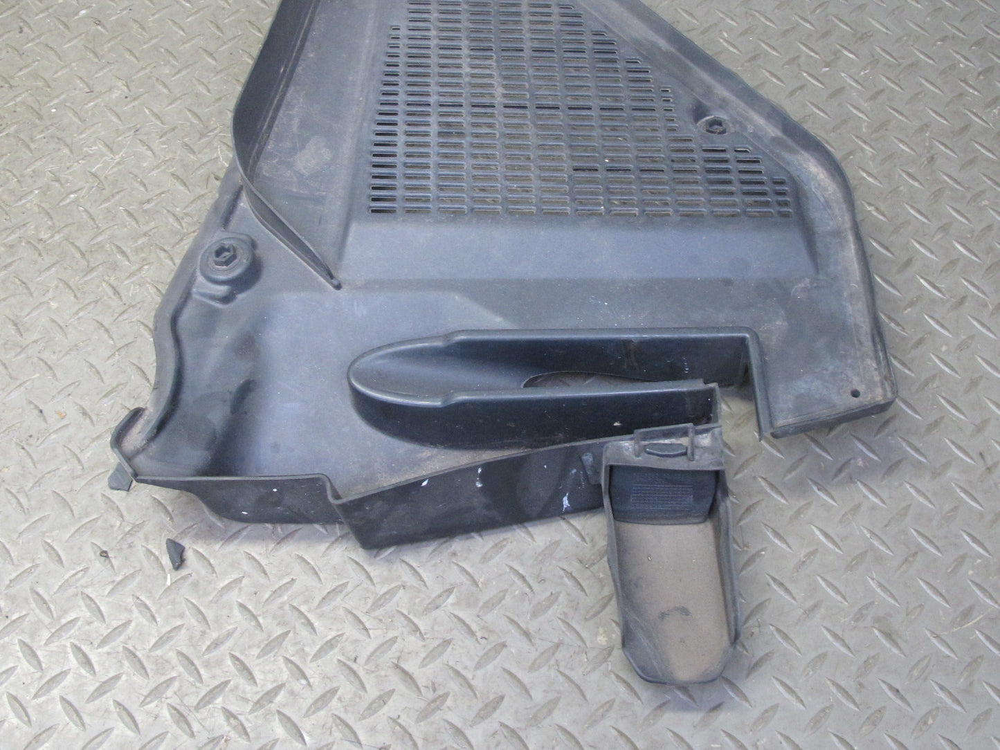08-14 BMW E71 E72 X6 X6M Front Windshield Left & Right Vent Cowl Grille Set