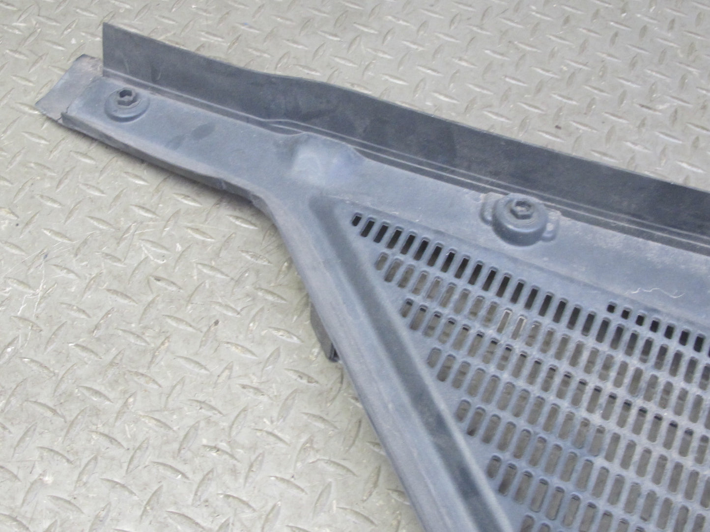 08-14 BMW E71 E72 X6 X6M Front Windshield Left & Right Vent Cowl Grille Set