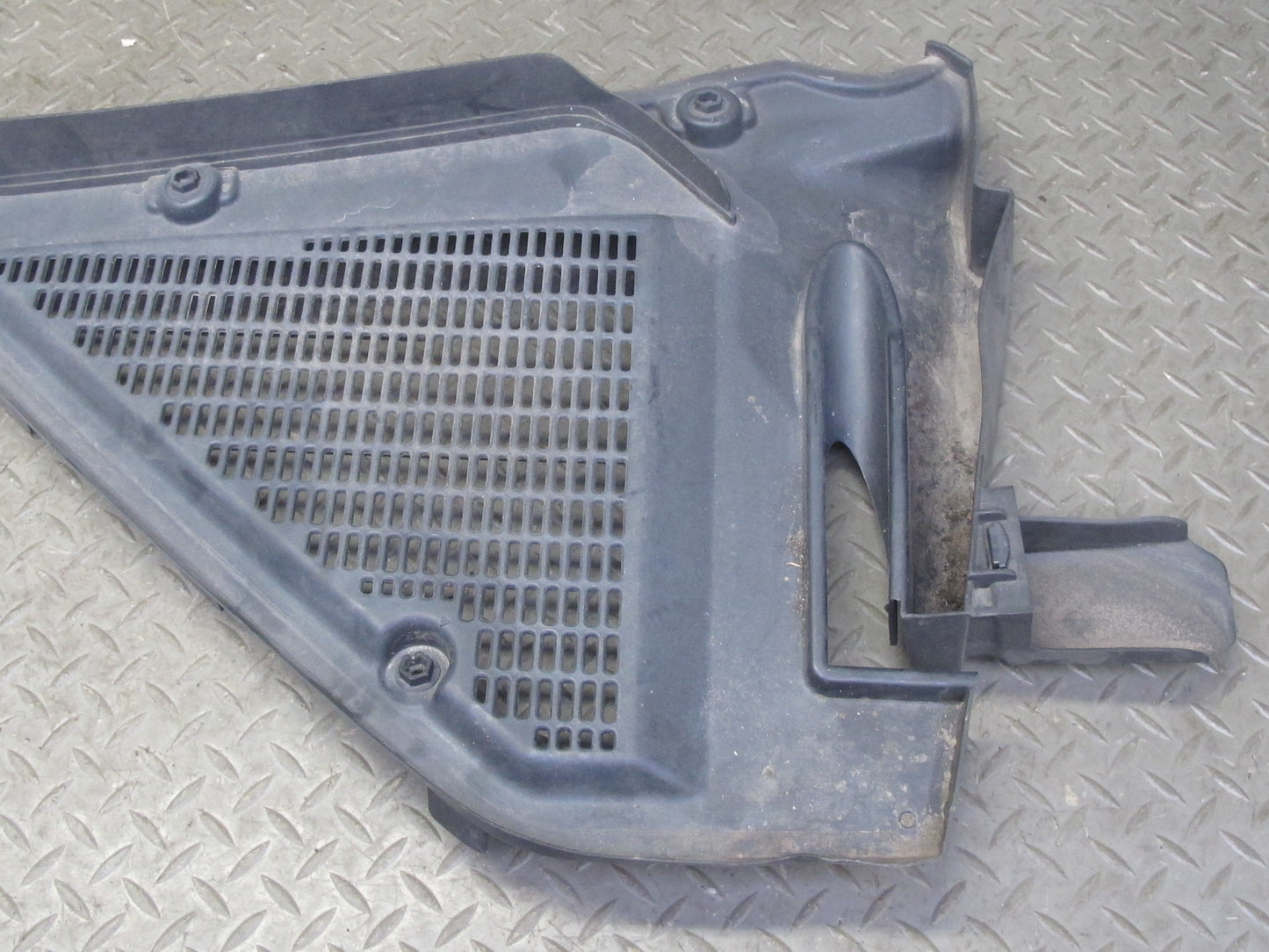 08-14 BMW E71 E72 X6 X6M Front Windshield Left & Right Vent Cowl Grille Set