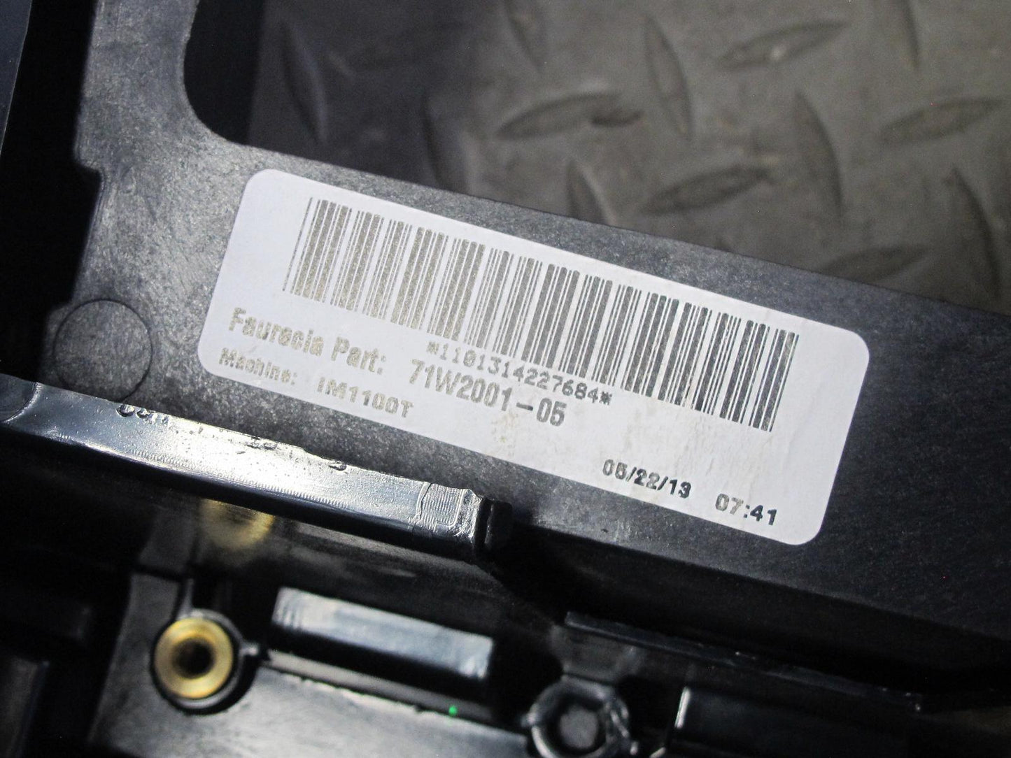 2008-2014 BMW E71 X6 X6M Center Console Mount Bracket Support Panel