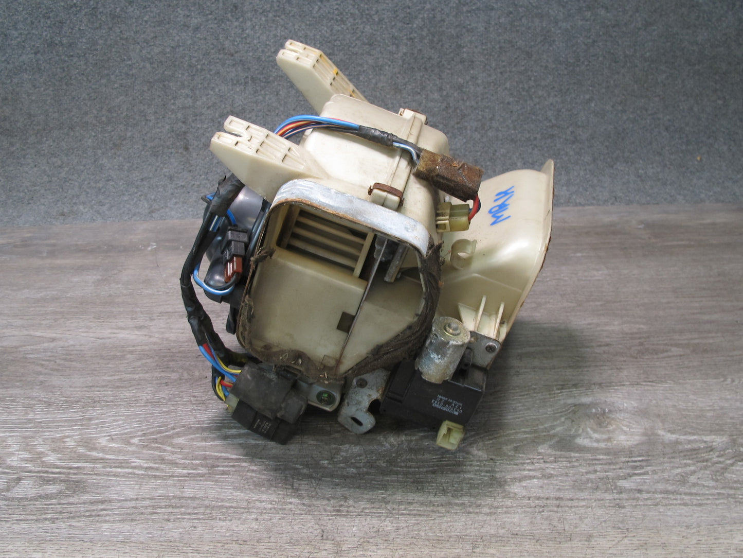 1988 Mazda RX7 FC3S M/T A/C Hvac Blower Motor Fan Box Assy FB05-61-140 OEM