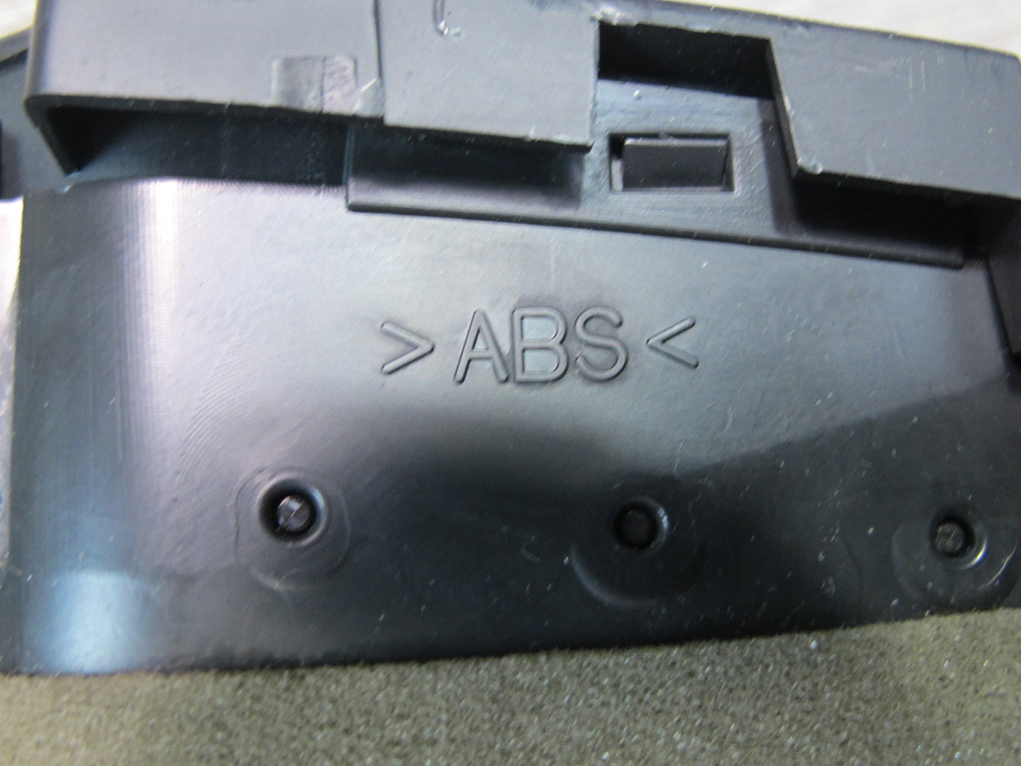 04-08 Mazda RX8 Dash Center Air Vent F15164930 OEM