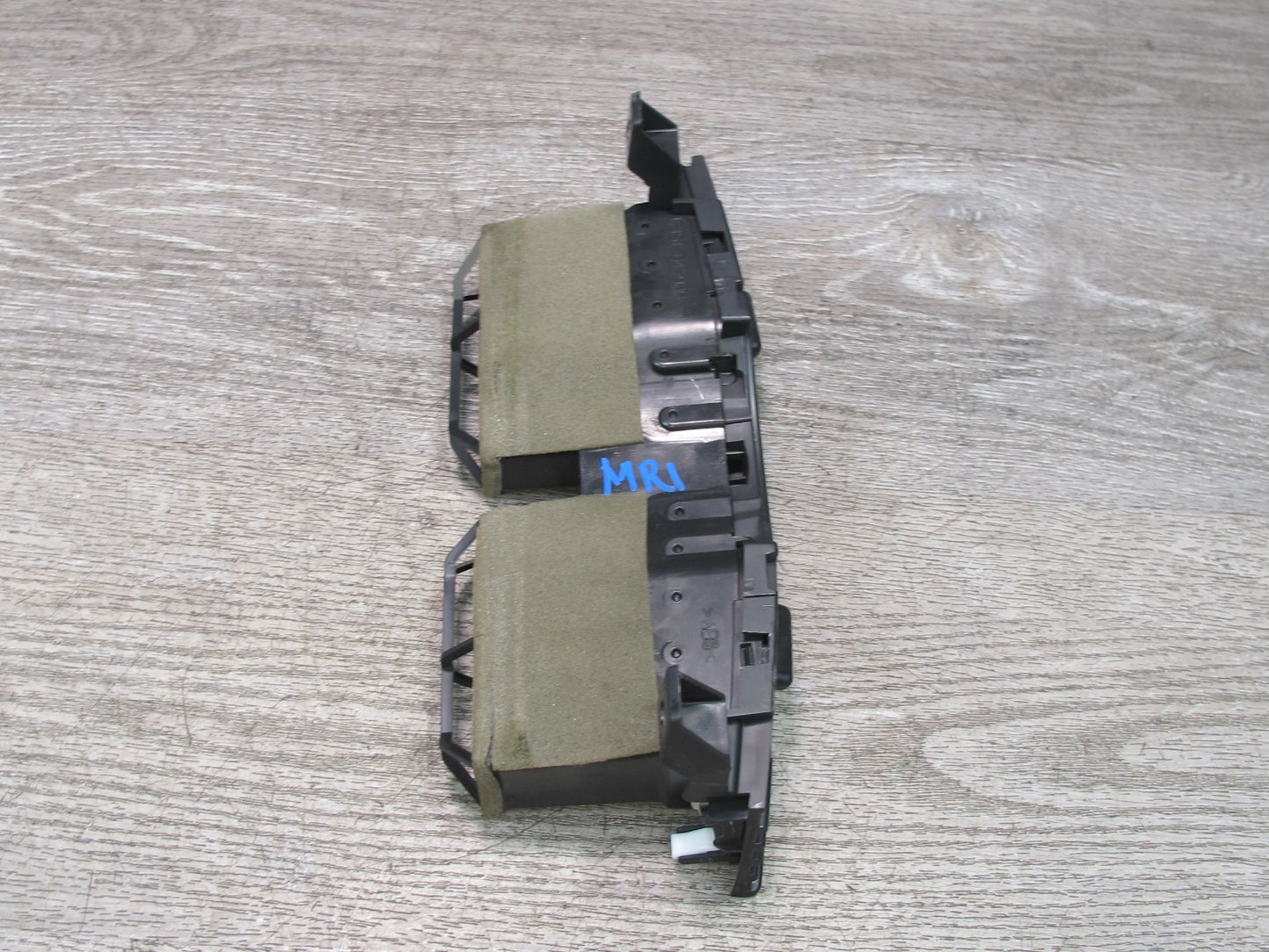 04-08 Mazda RX8 Dash Center Air Vent F15164930 OEM