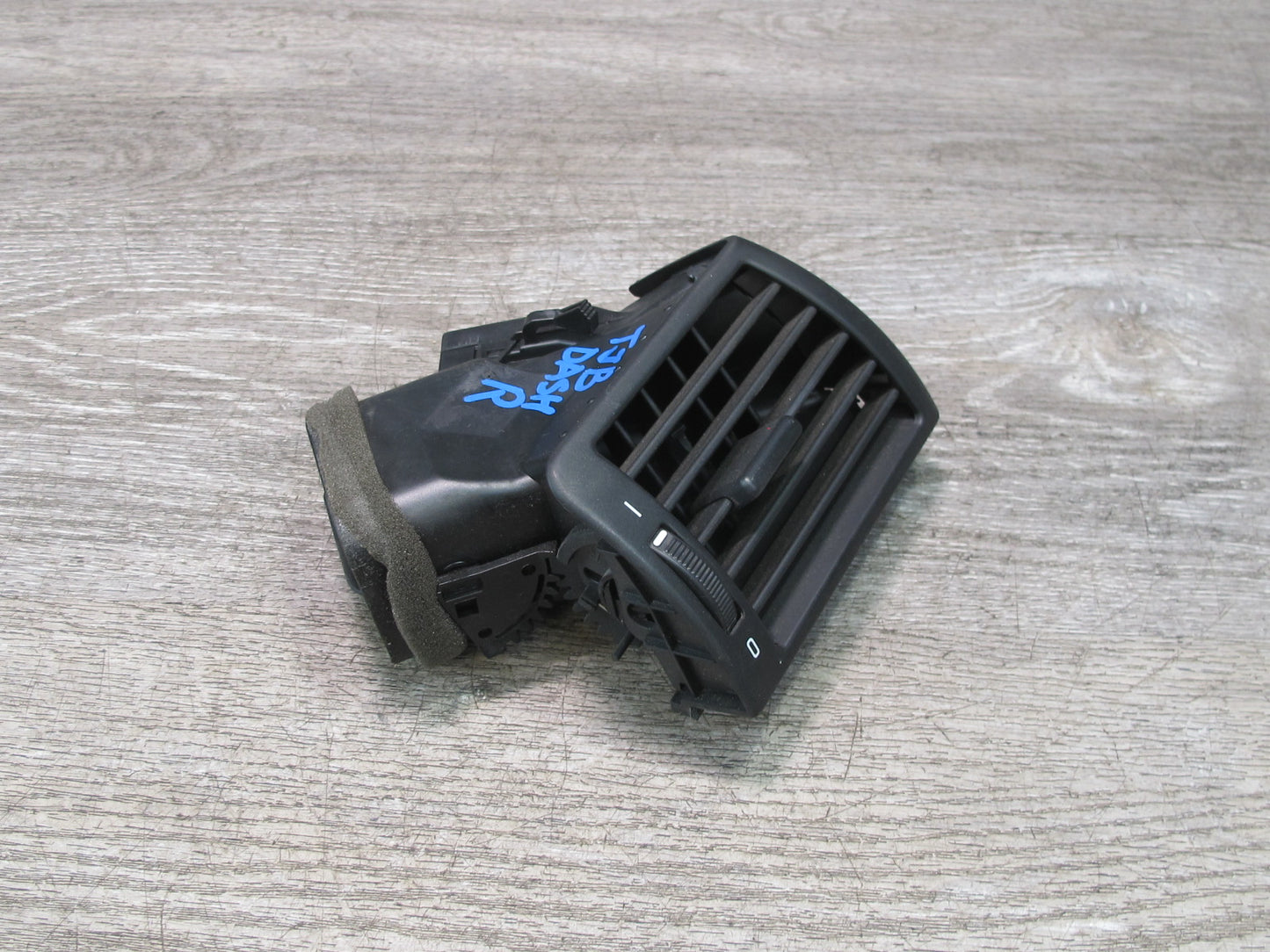 01-06 BMW E46 330Ci 3-SERIES Set of 2 Dash Front Right & Center Air Vent OEM