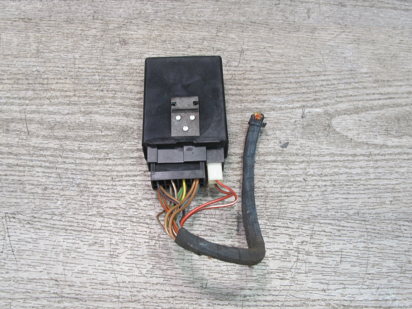 1984-1991 Porsche 928 S Anti Theft Alarm Control Relay Module 92863710400