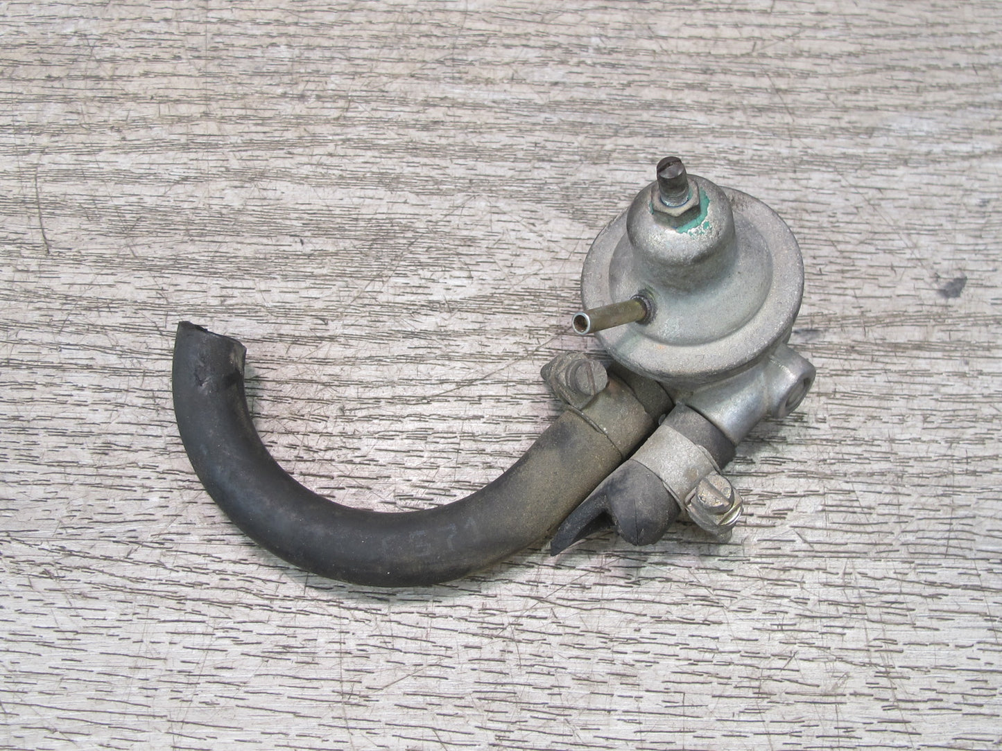 1984-1991 Porsche 928 S Fuel Gas Tank Breather Valve W/ Hose