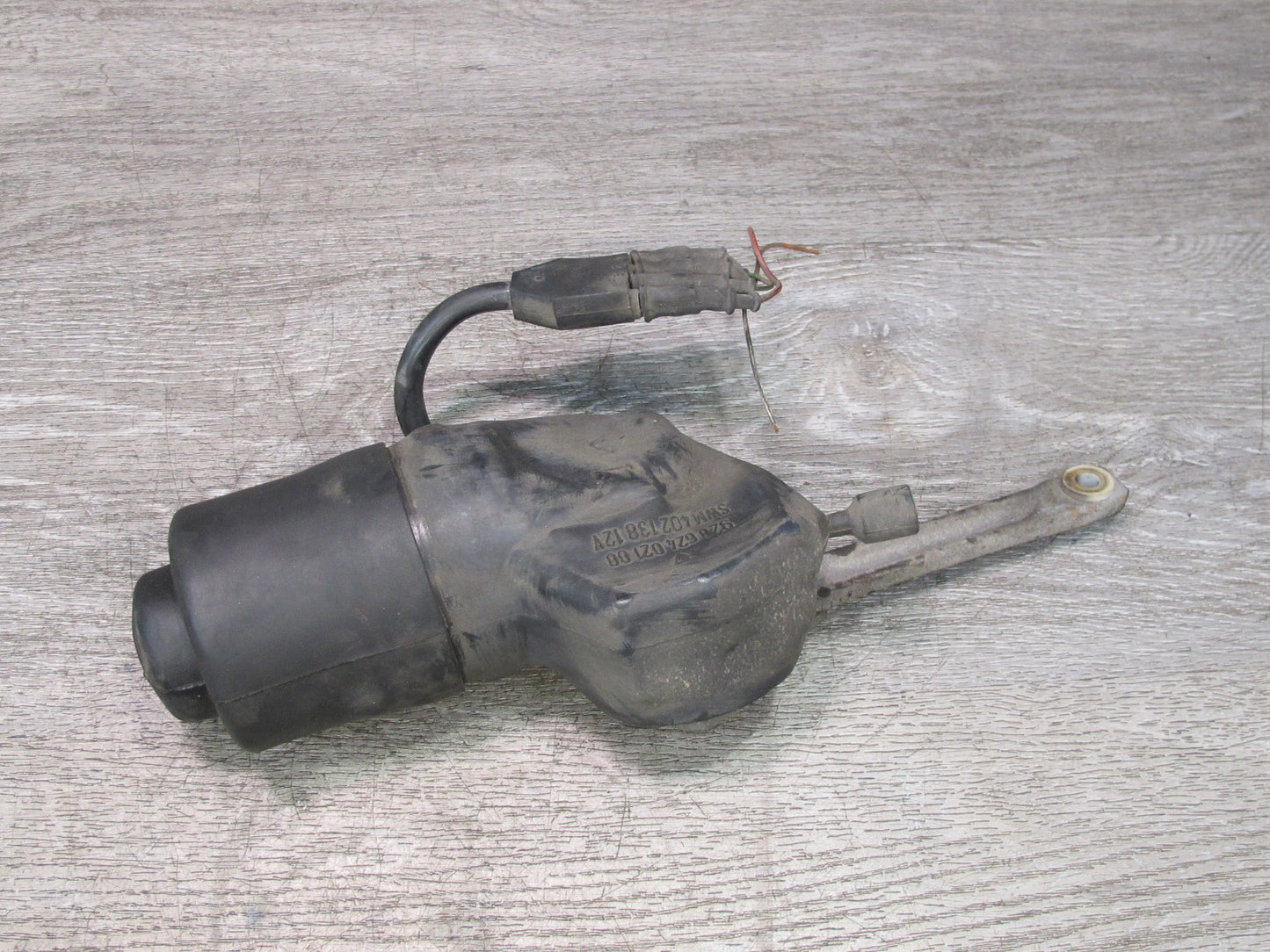 1984-1986 Porsche 928 S Front Headlight Lamp Electric Power Motor