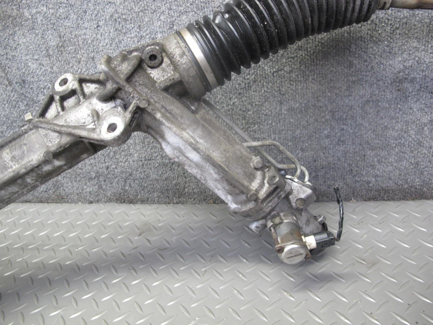 2010-2014 BMW E70 E71 X5M X6M Hydro Power Steering Rack & Pinion 86K 6788972
