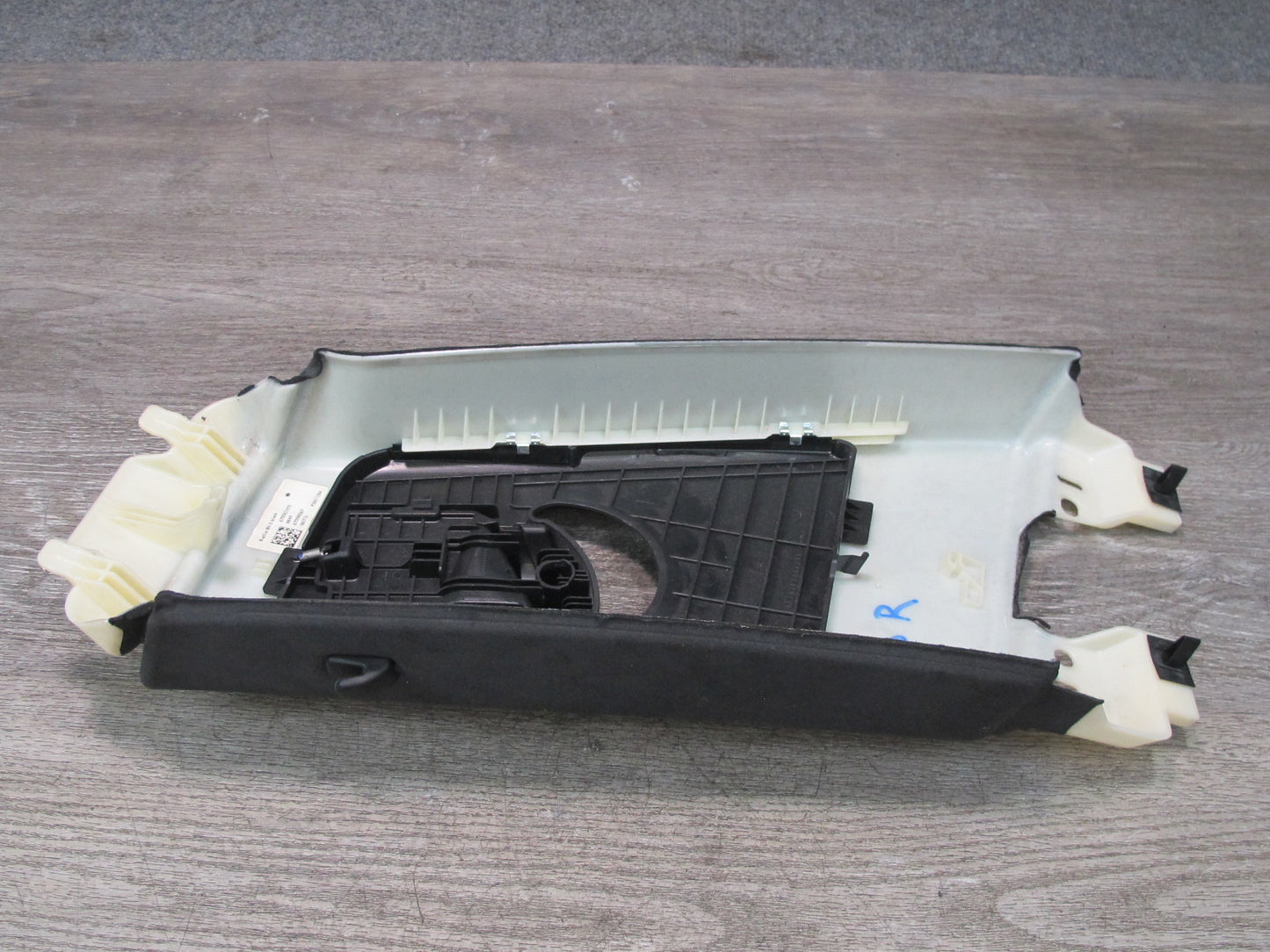 2017-2020 Maserati Levante M161 Interior Right Side B Pillar Upper Trim Panel