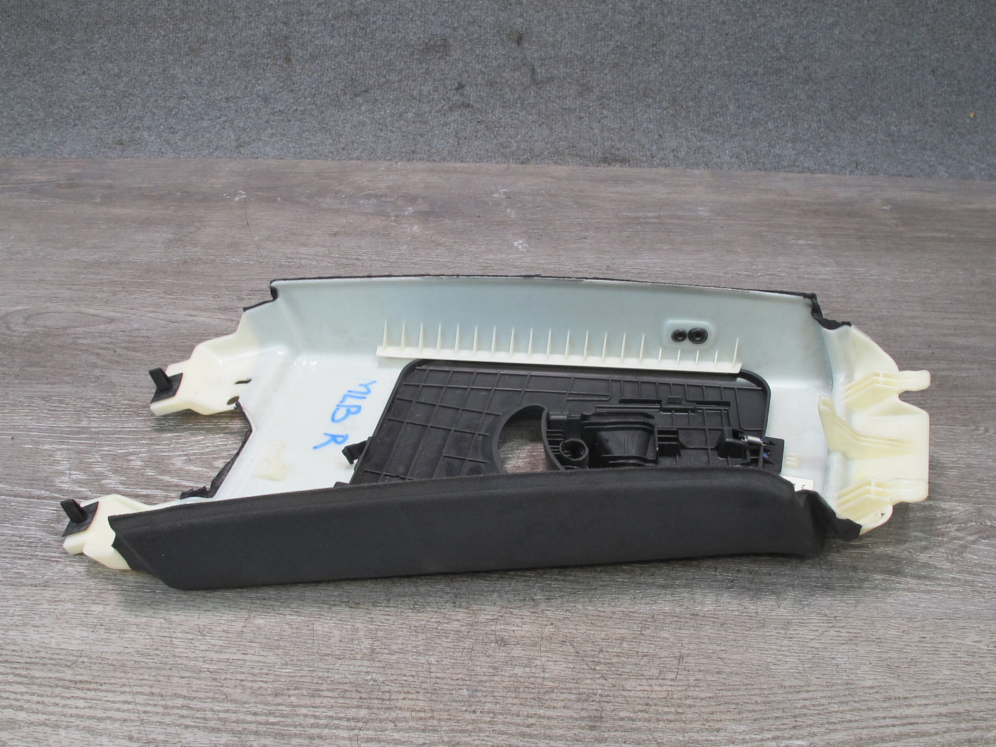 2017-2020 Maserati Levante M161 Interior Right Side B Pillar Upper Trim Panel