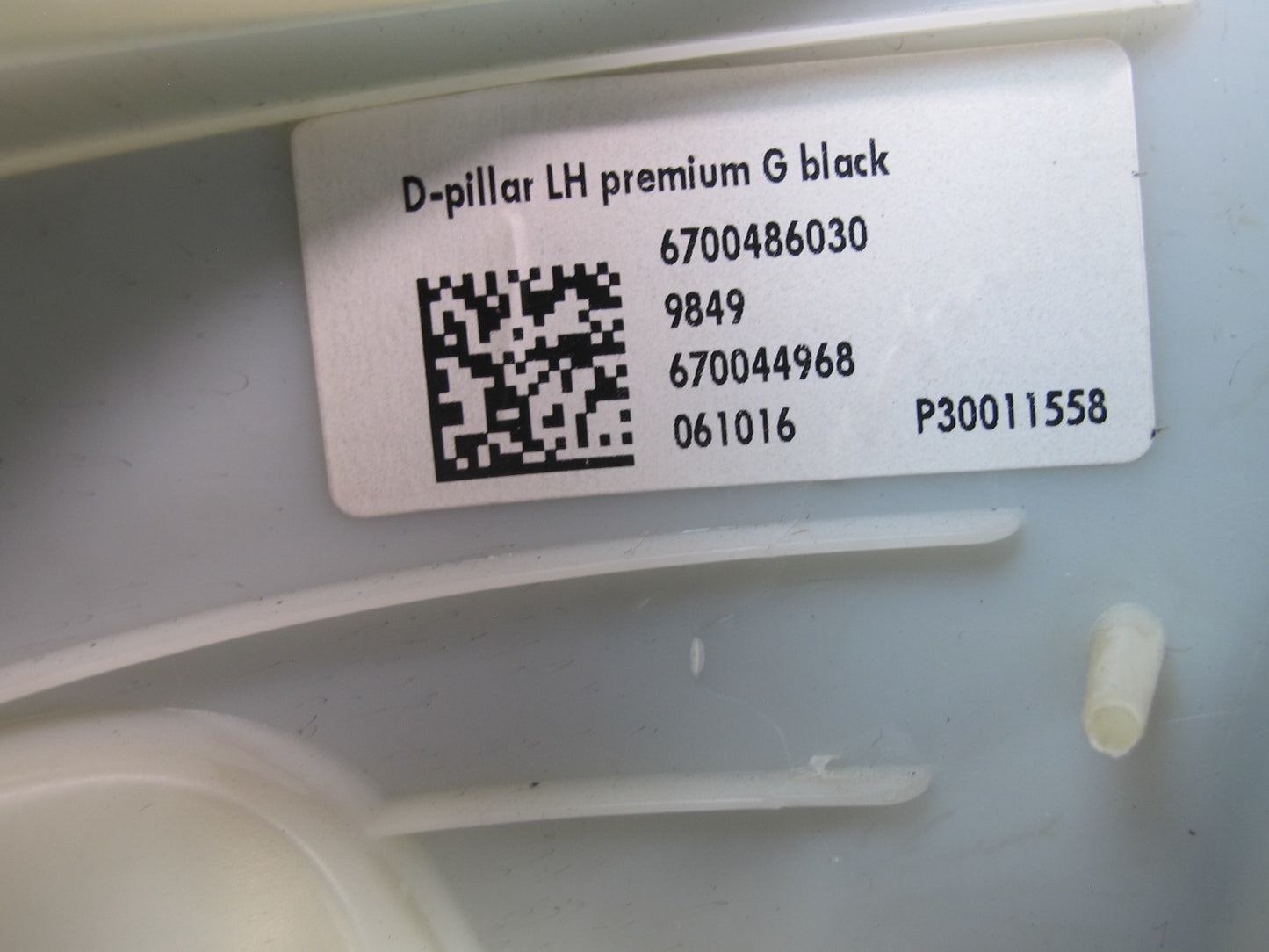 2017-2020 Maserati Levante M161 Rear Left Side D Pillar Trim Panel Cover