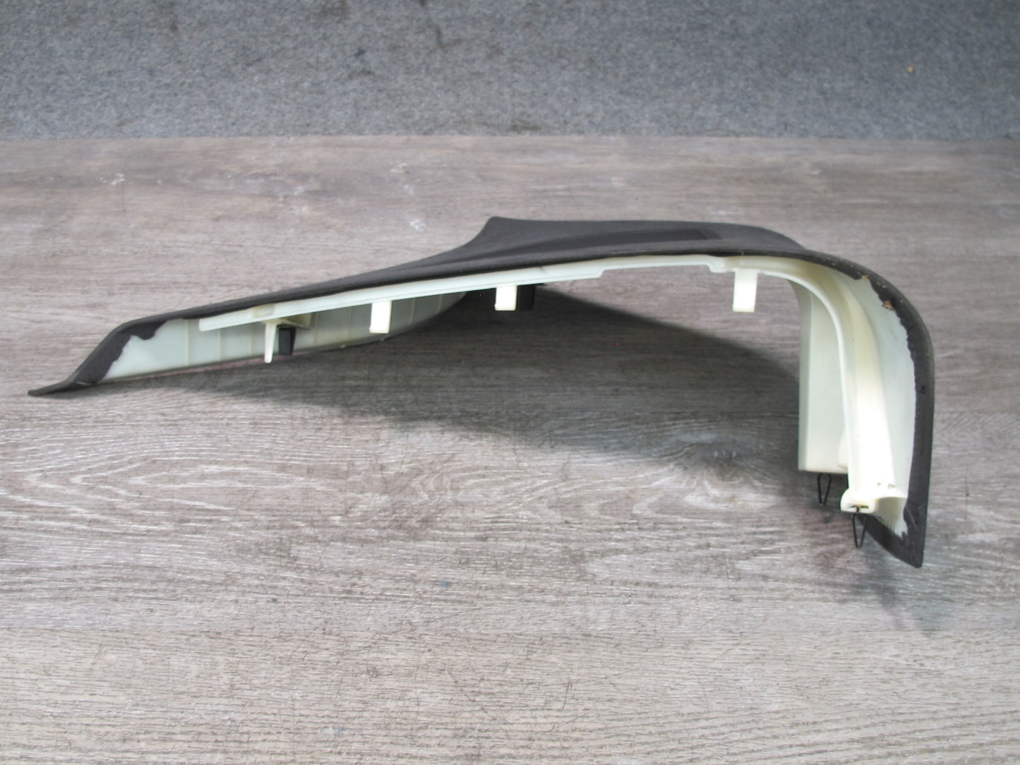 2017-2020 Maserati Levante M161 Rear Left Side D Pillar Trim Panel Cover