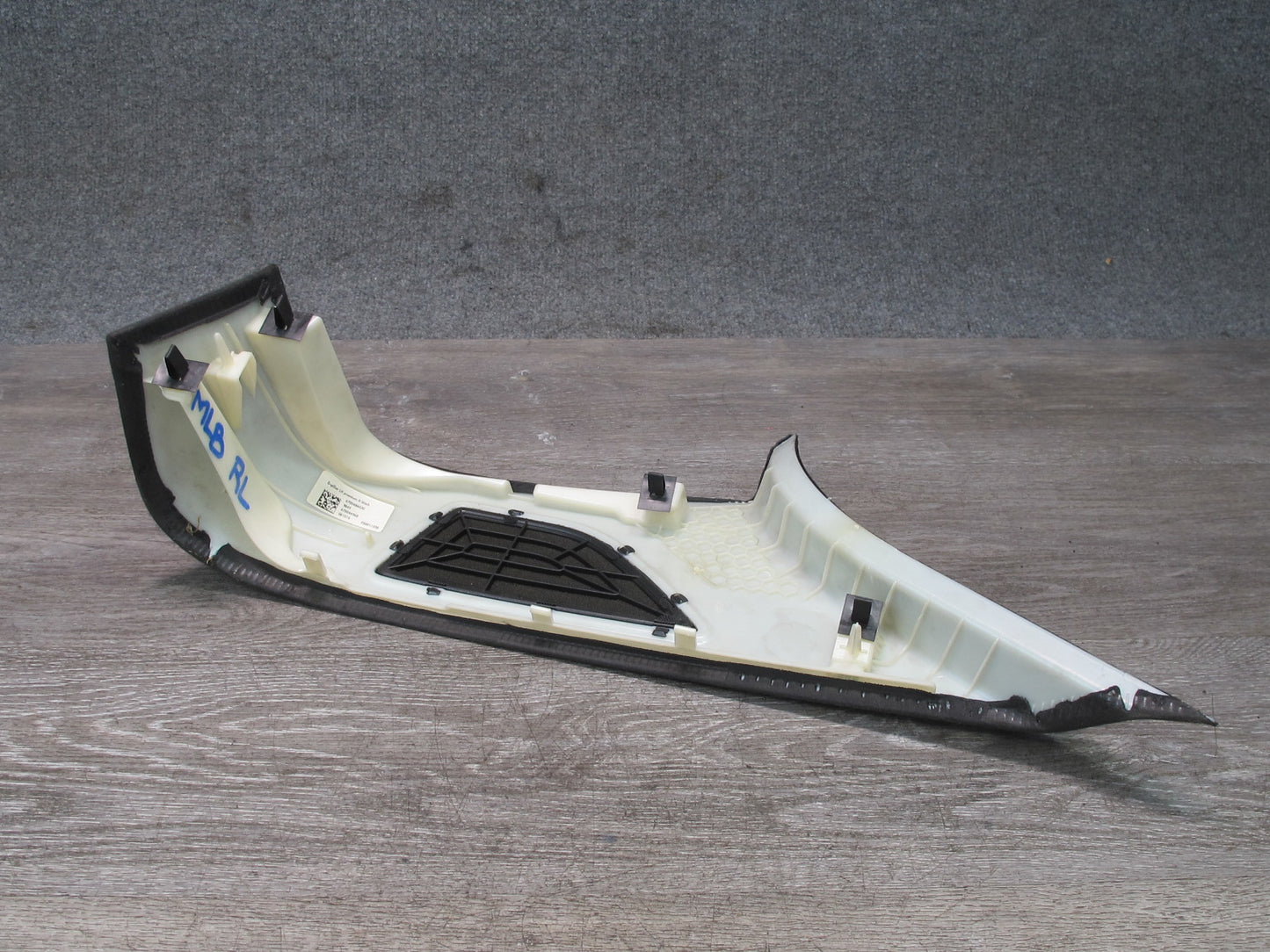 2017-2020 Maserati Levante M161 Rear Left Side D Pillar Trim Panel Cover