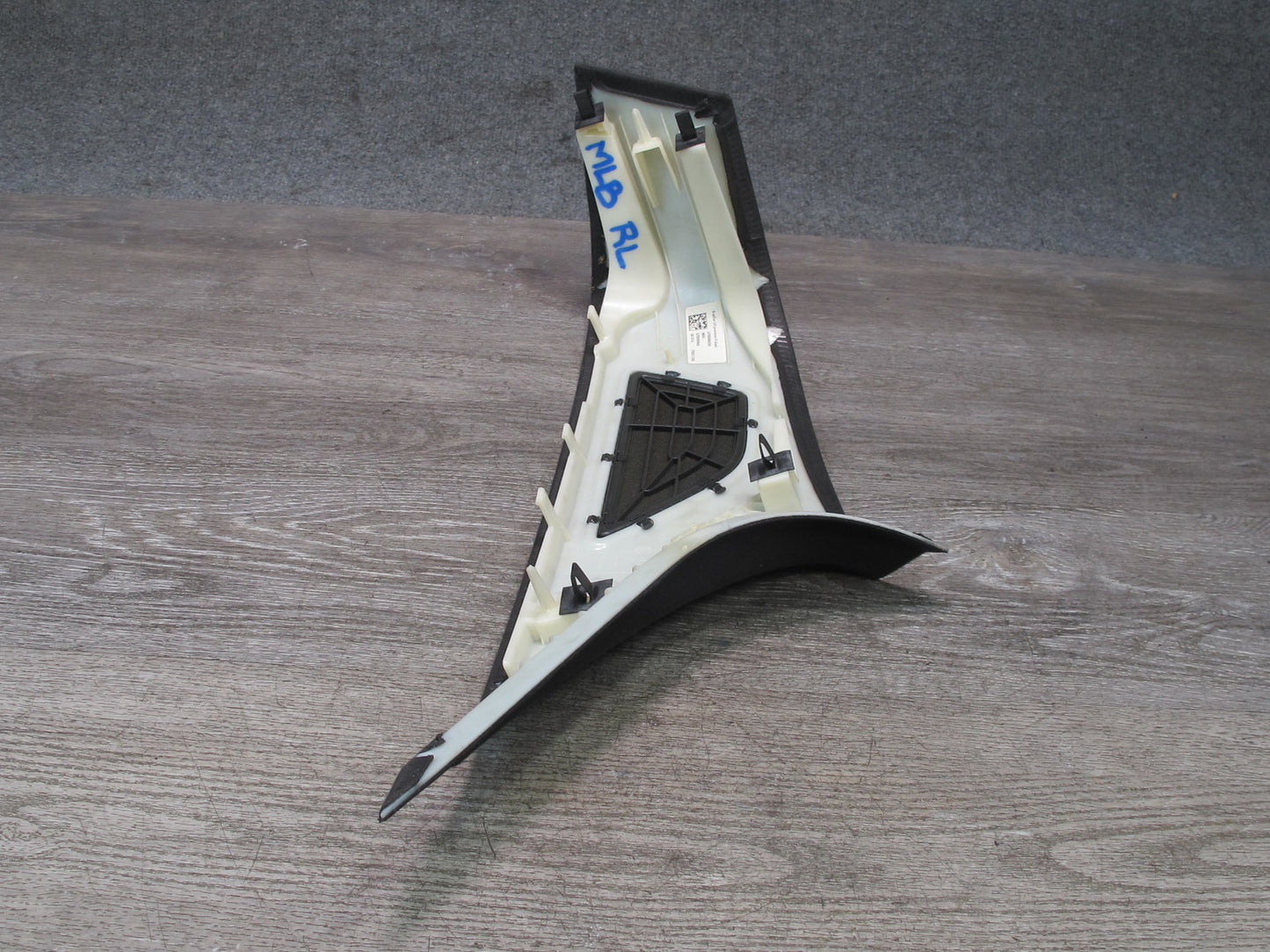 2017-2020 Maserati Levante M161 Rear Left Side D Pillar Trim Panel Cover