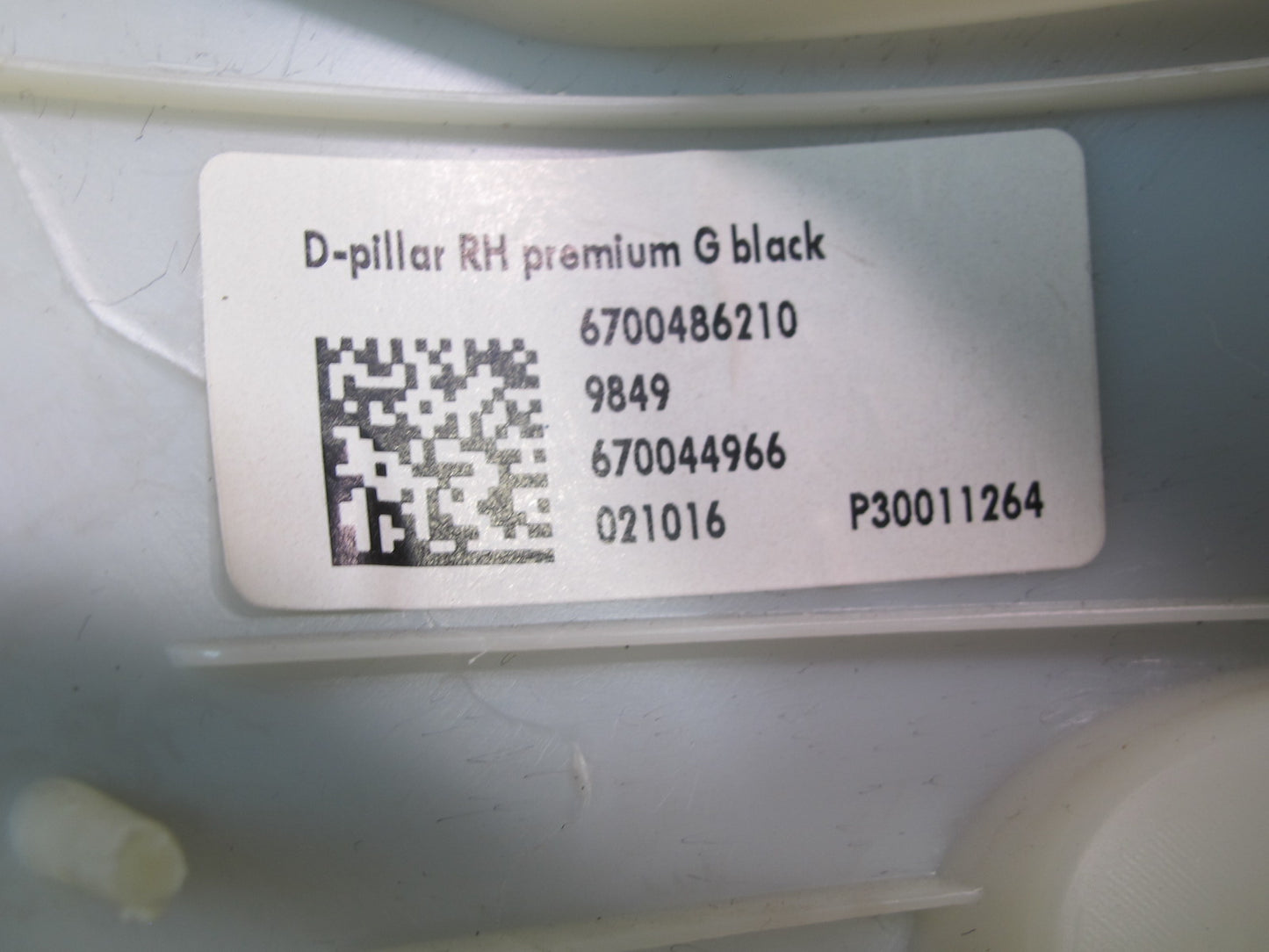 2017-2020 Maserati Levante M161 Rear Right Side D Pillar Trim Panel Cover