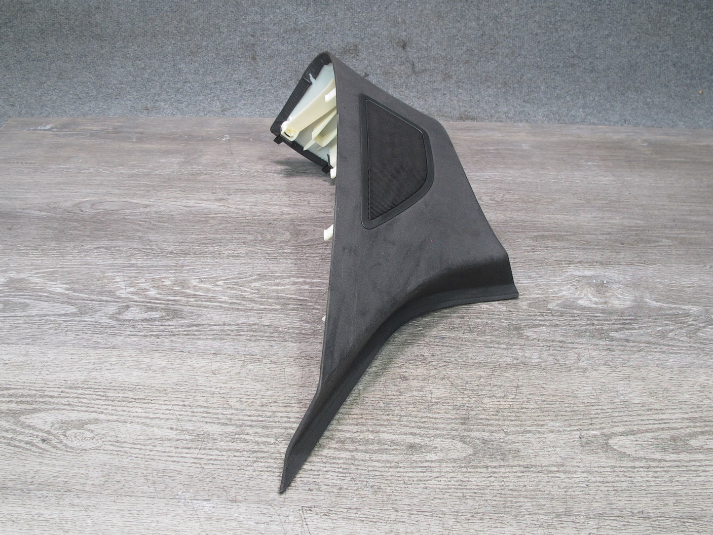 2017-2020 Maserati Levante M161 Rear Right Side D Pillar Trim Panel Cover