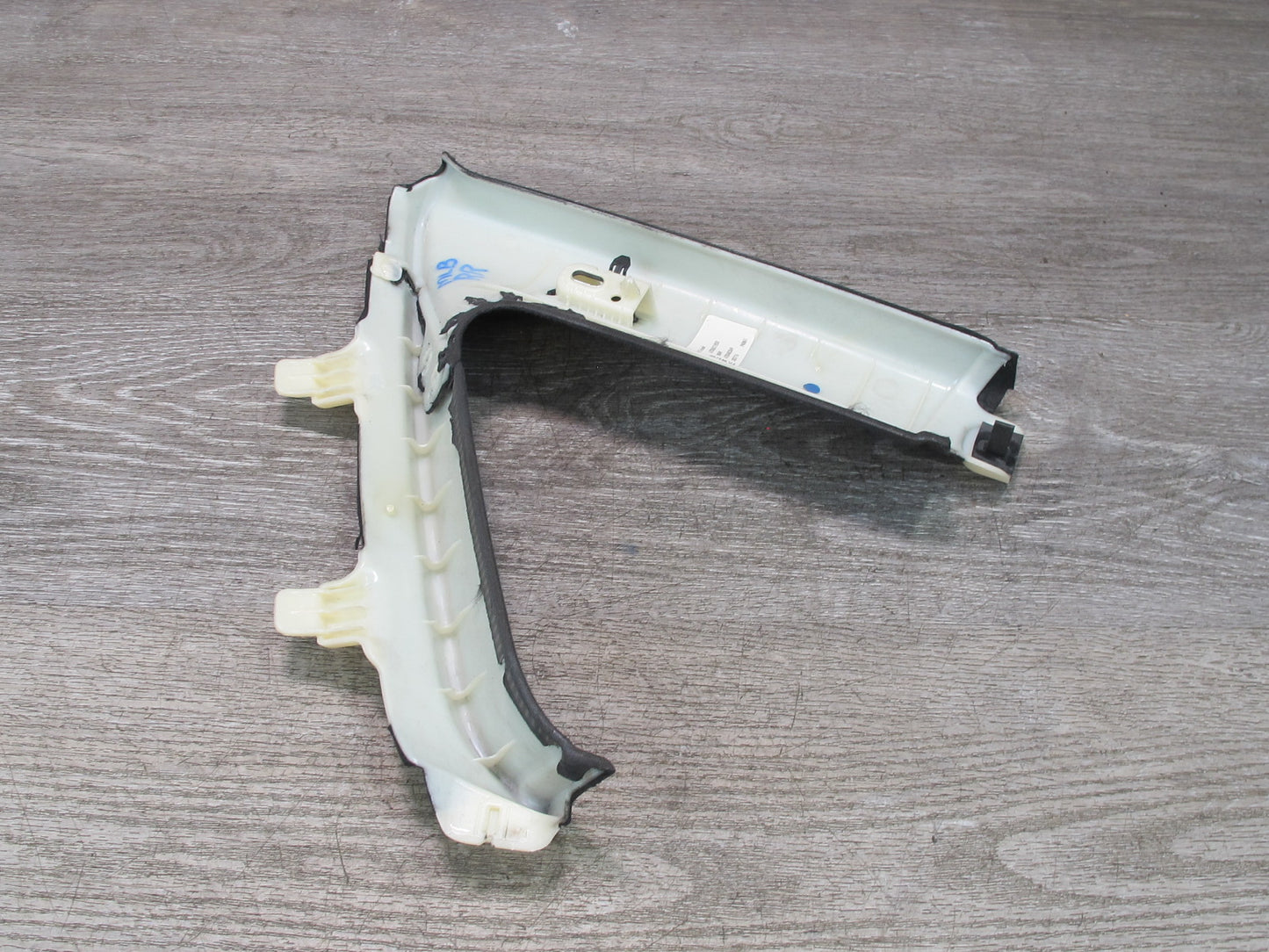 2017-2020 Maserati Levante M161 Rear Right Side Upper C Pillar Trim Panel Cover
