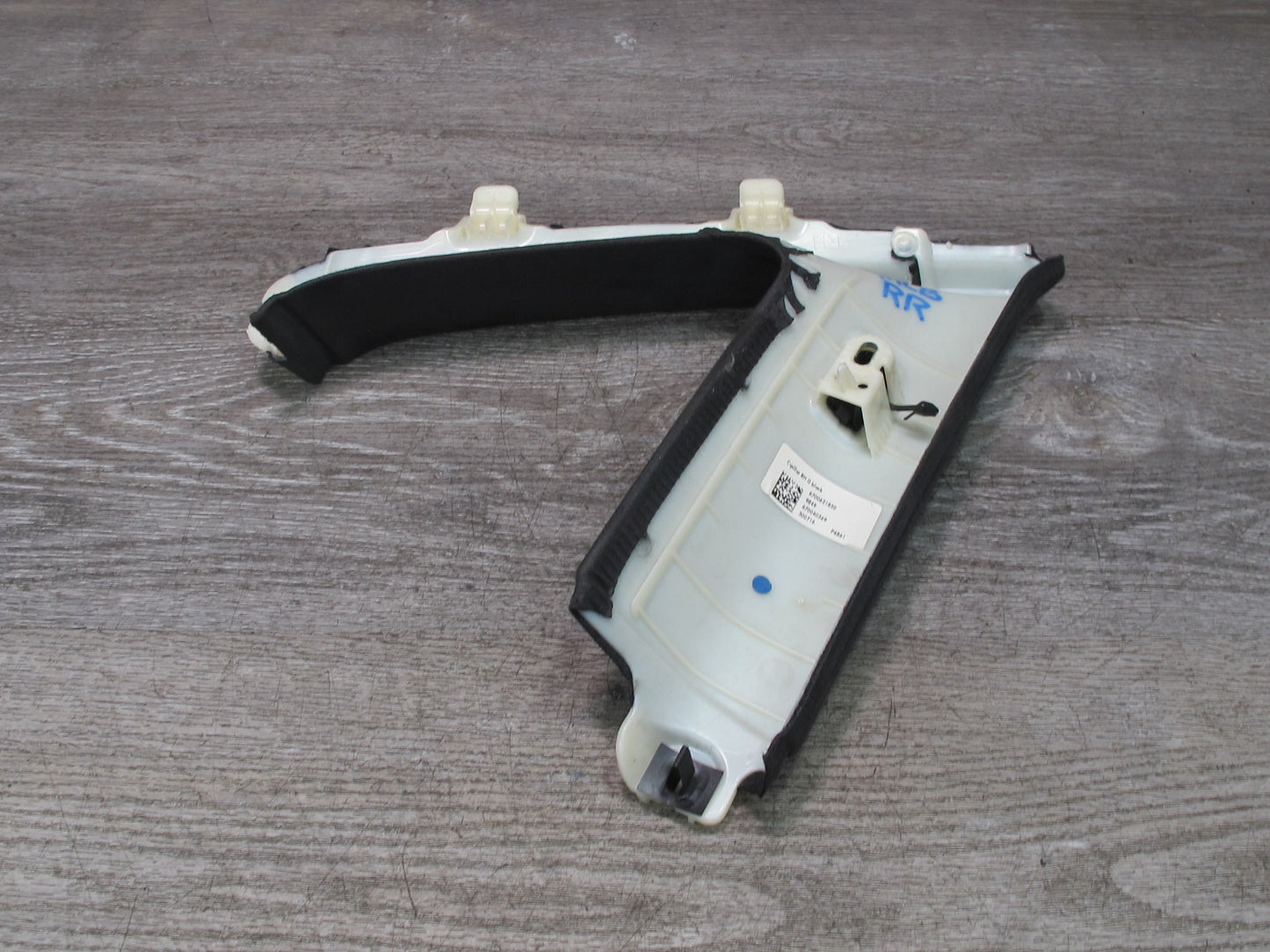 2017-2020 Maserati Levante M161 Rear Right Side Upper C Pillar Trim Panel Cover