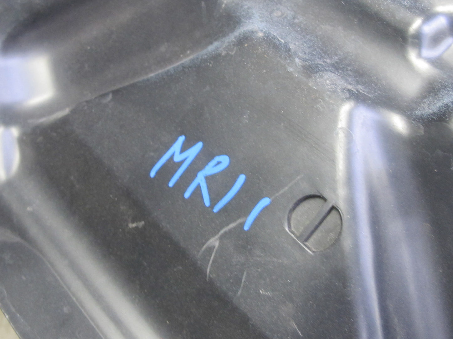 04-08 Mazda RX8 A/T Air Cleaner Filter Box w Hose & Resonator Assembly OEM