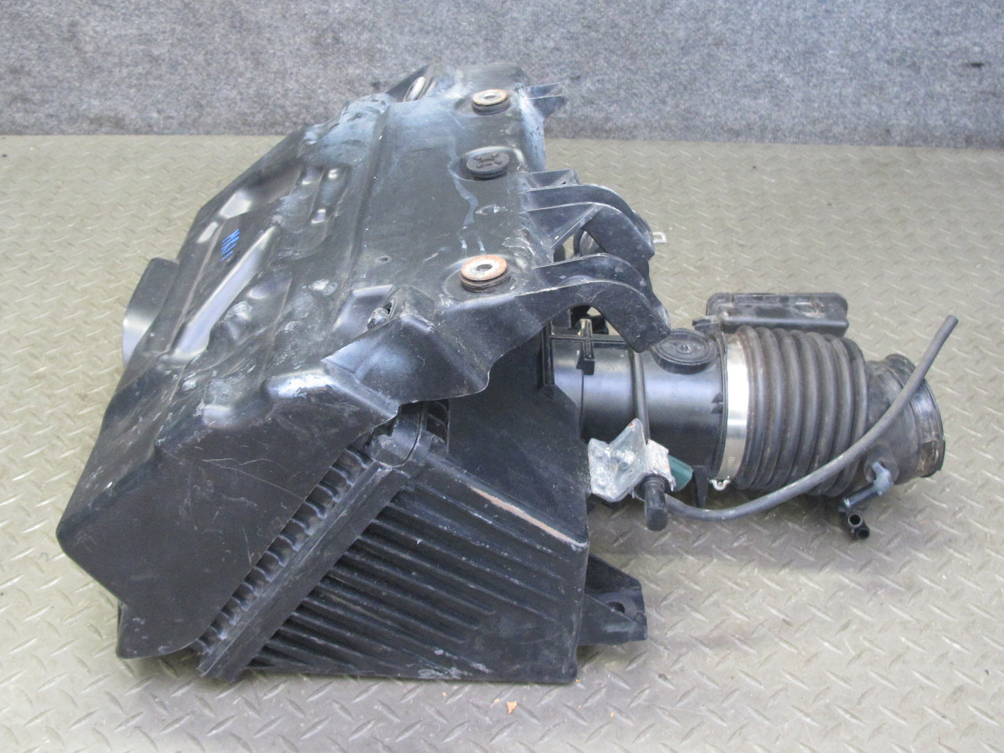 04-08 Mazda RX8 A/T Air Cleaner Filter Box w Hose & Resonator Assembly OEM