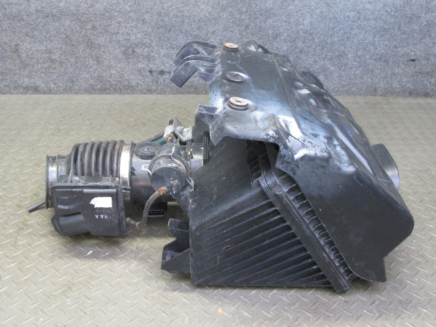 04-08 Mazda RX8 A/T Air Cleaner Filter Box w Hose & Resonator Assembly OEM