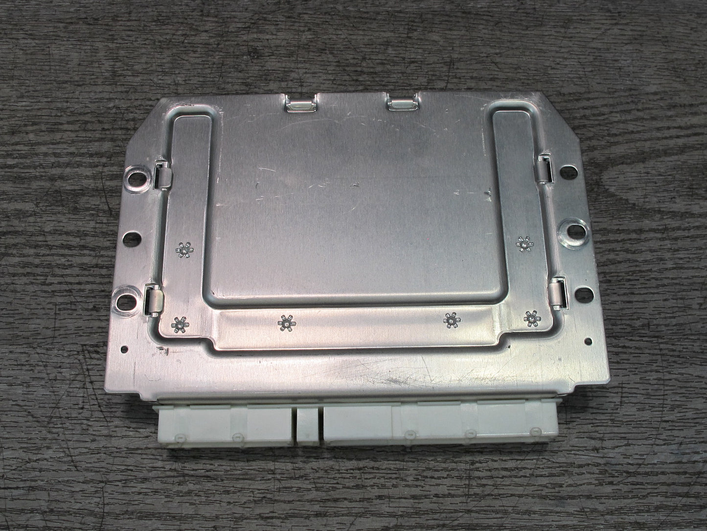 2017-2020 Maserati Levante M161 Active Air Suspension Control Module 670038755