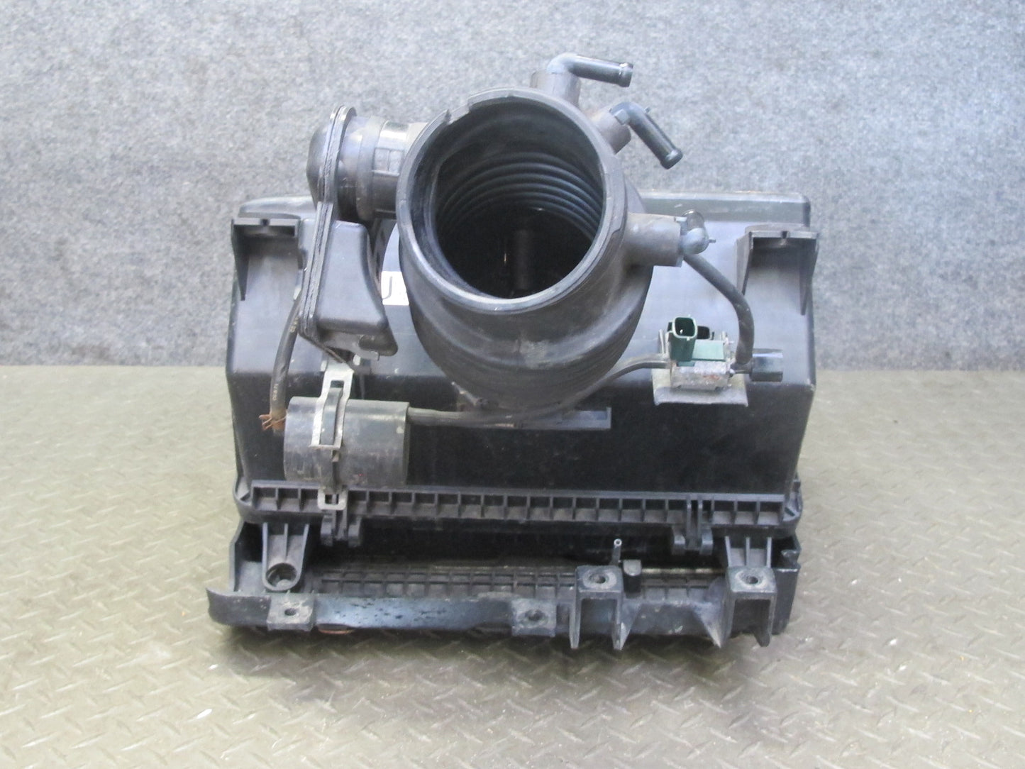 04-08 Mazda RX8 A/T Air Cleaner Filter Box w Hose & Resonator Assembly OEM