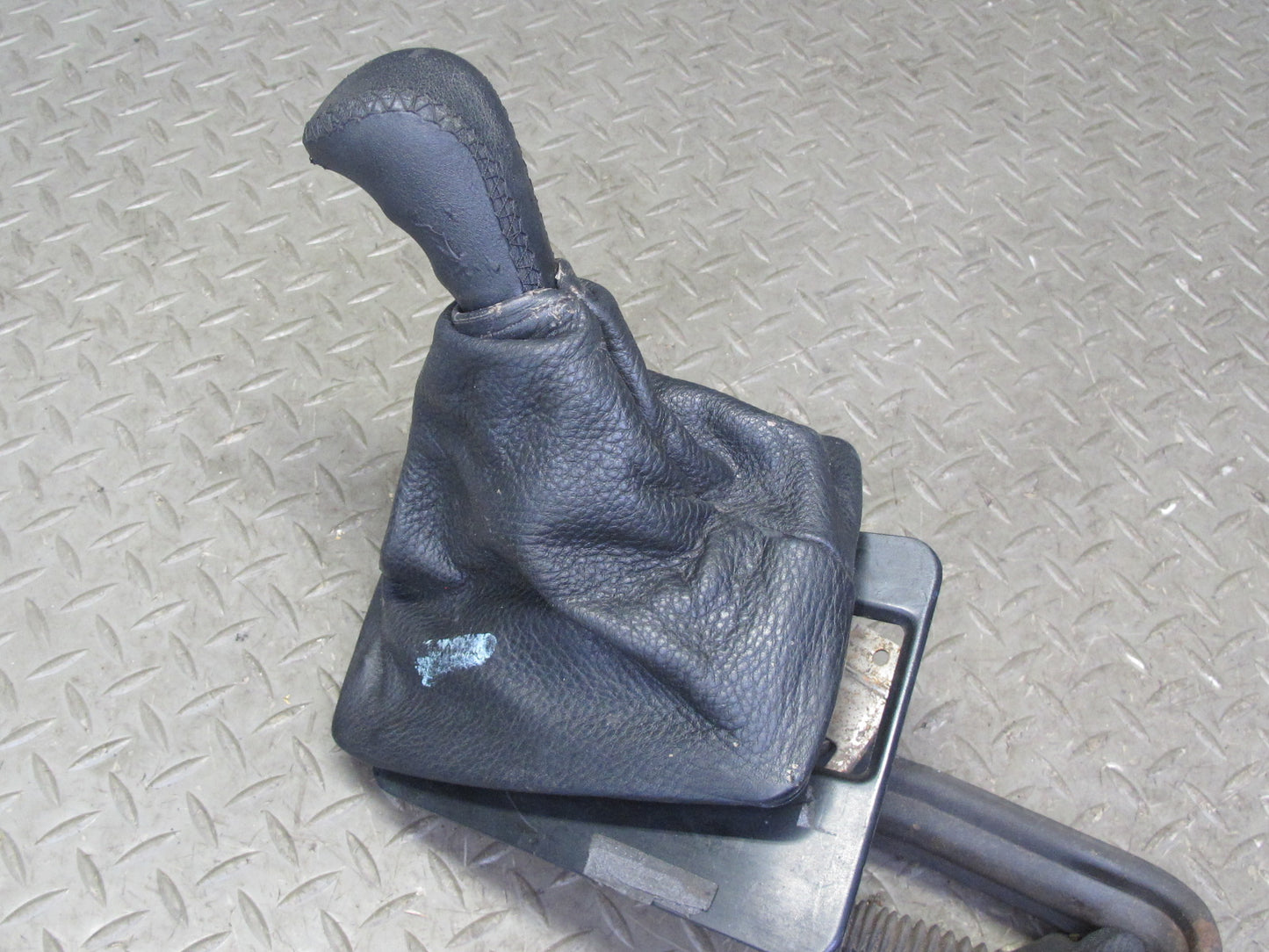 1985 Porsche 928 S A/T Automatic Transmission Gear Shifter w Cable Assembly