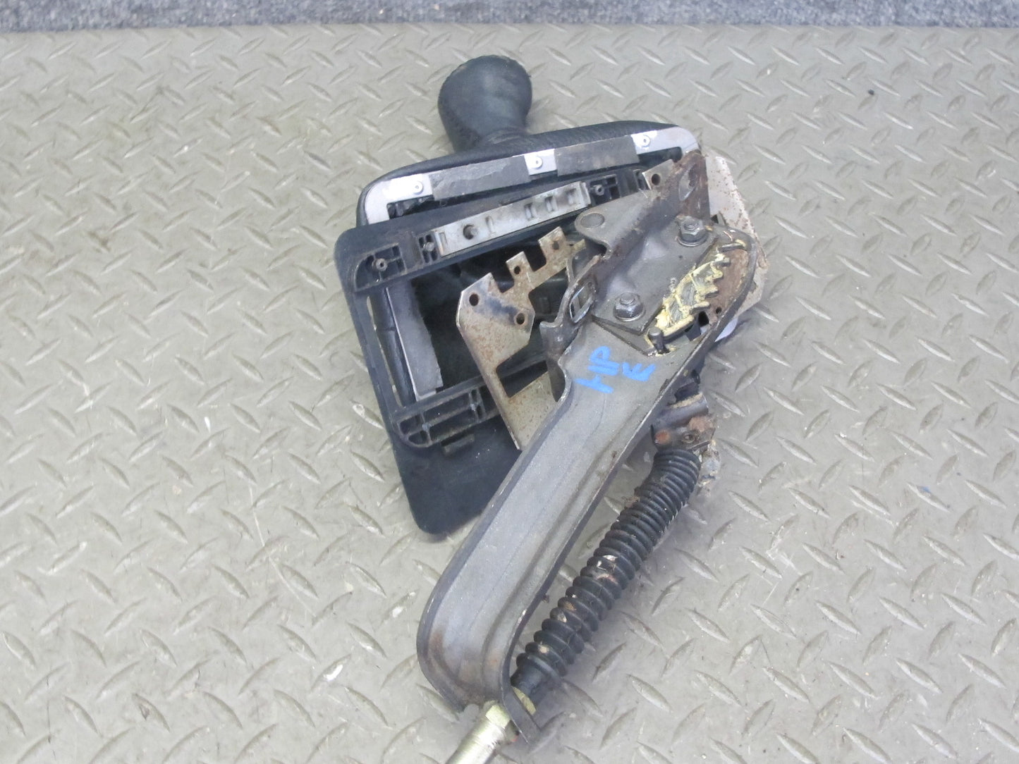 1985 Porsche 928 S A/T Automatic Transmission Gear Shifter w Cable Assembly