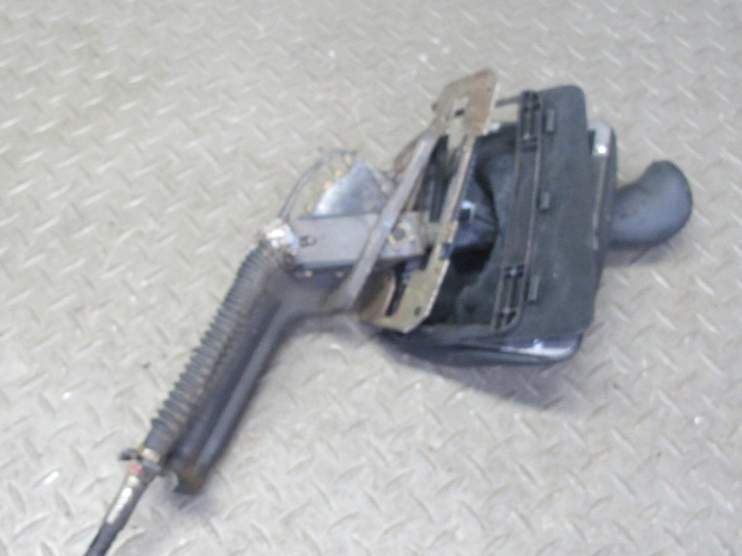 1985 Porsche 928 S A/T Automatic Transmission Gear Shifter w Cable Assembly