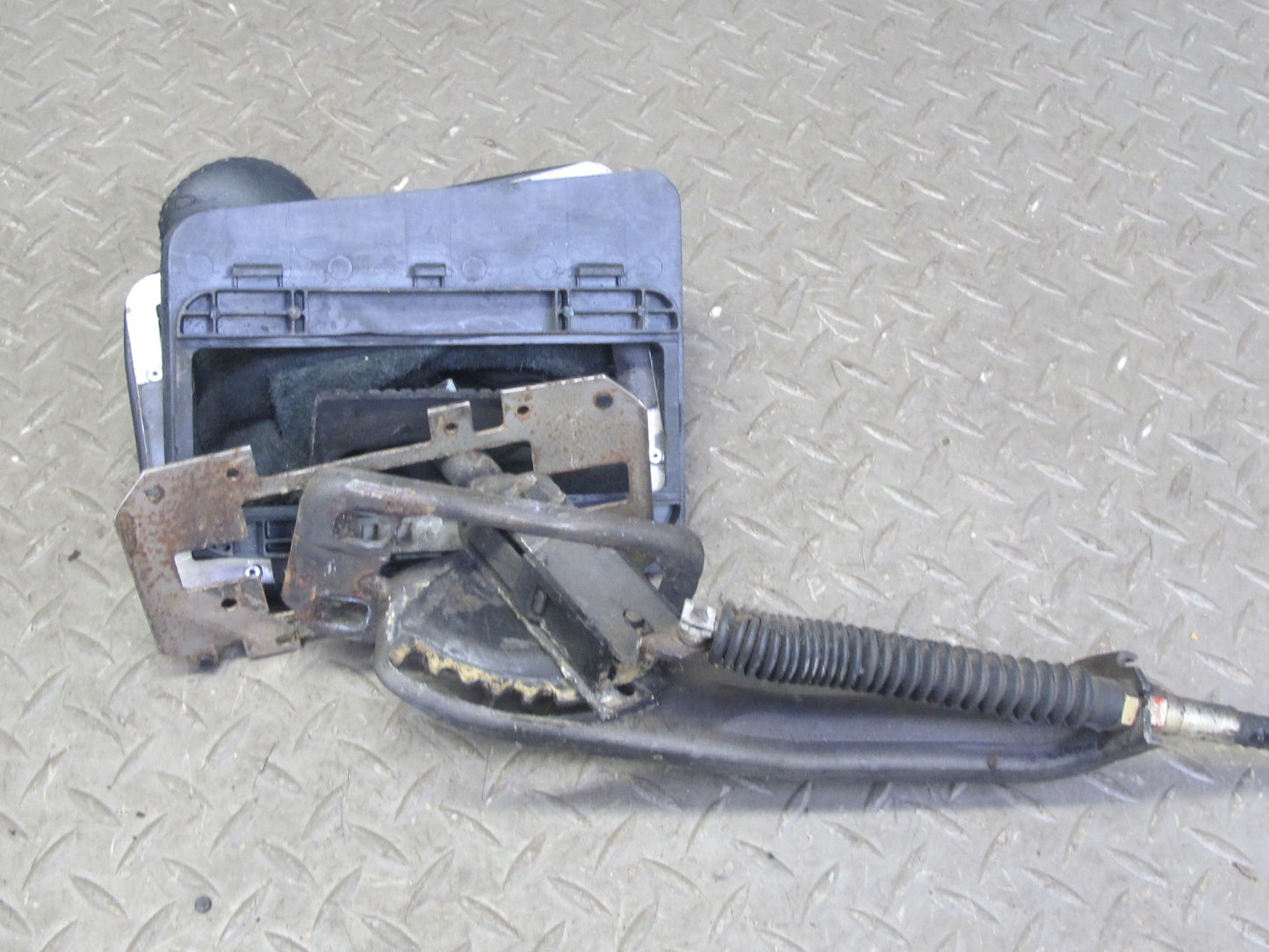1985 Porsche 928 S A/T Automatic Transmission Gear Shifter w Cable Assembly