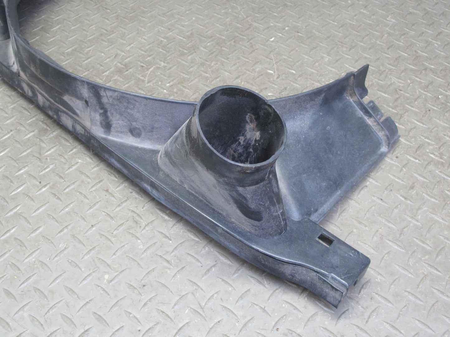 1984-1986 Porsche 928 S Engine Motor Radiator Cooling Fan Shroud