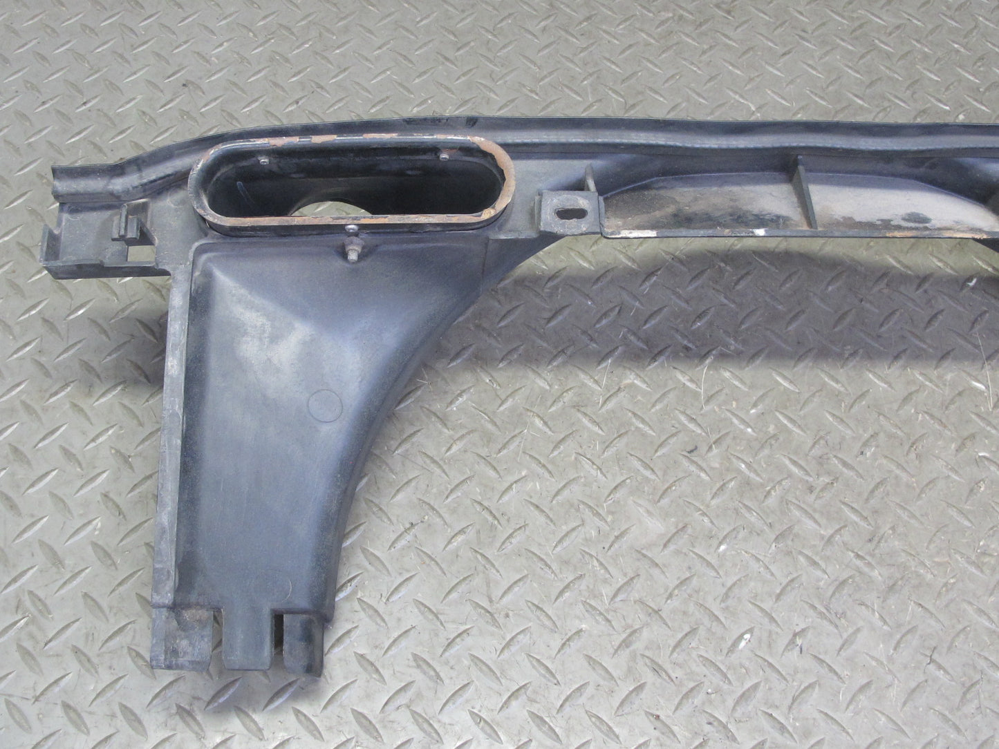 1984-1986 Porsche 928 S Engine Motor Radiator Cooling Fan Shroud