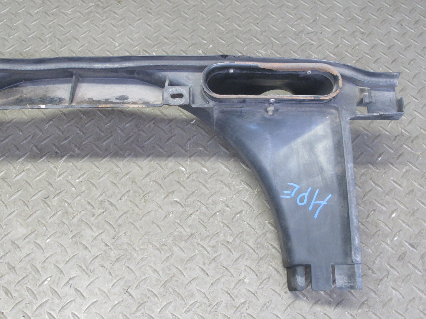 1984-1986 Porsche 928 S Engine Motor Radiator Cooling Fan Shroud